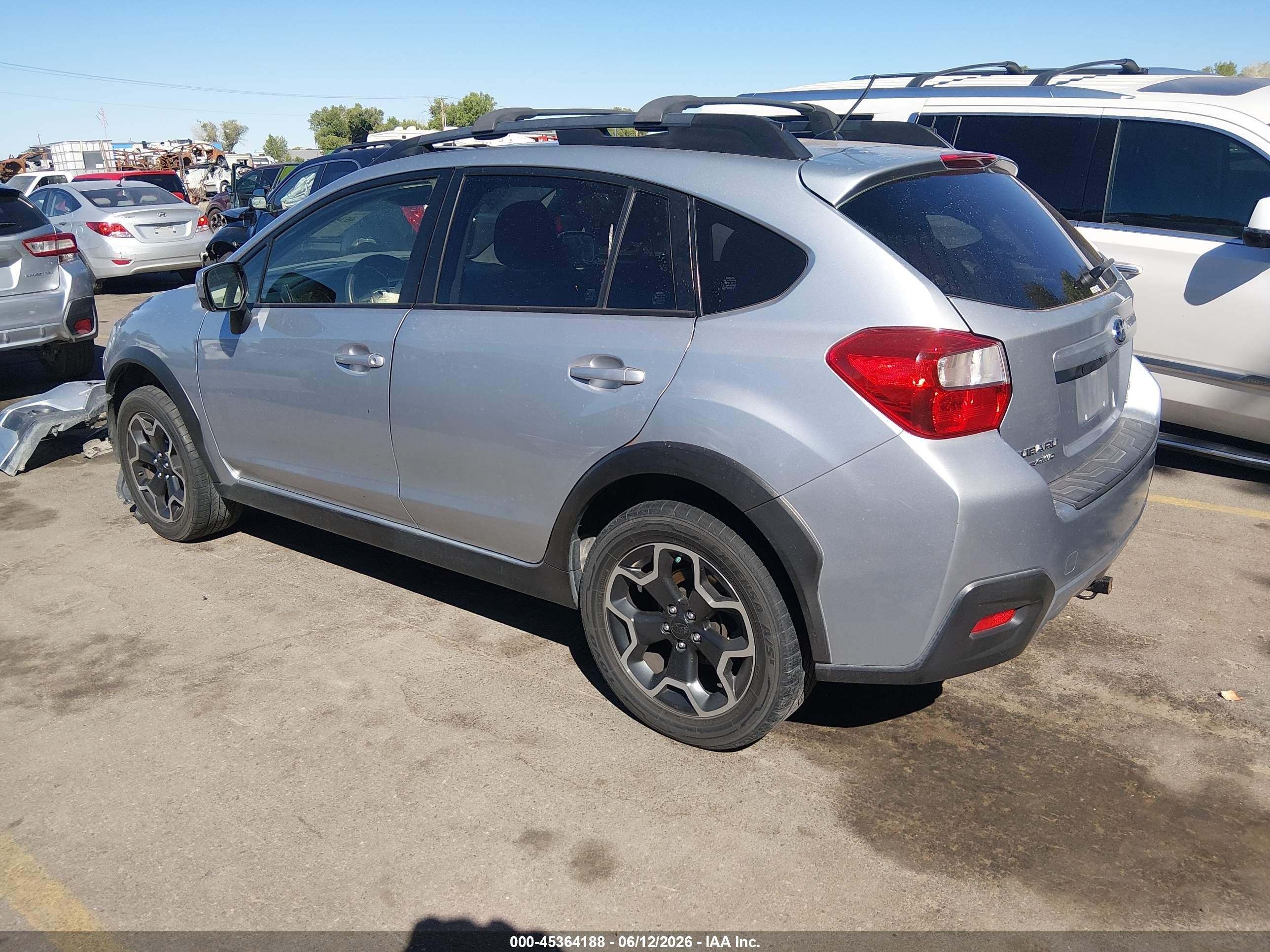 2014 Subaru Xv Crosstrek 2.0i Premium Silver vin: JF2GPAVC8EH337402