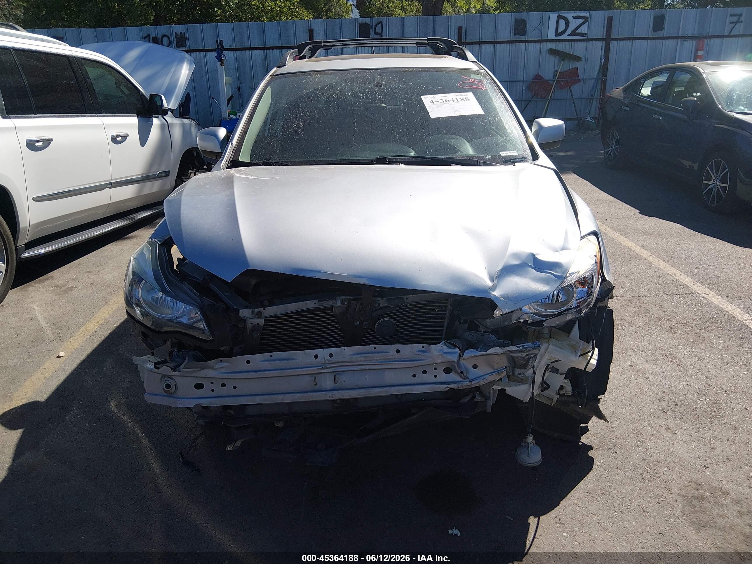 2014 Subaru Xv Crosstrek 2.0i Premium Silver vin: JF2GPAVC8EH337402