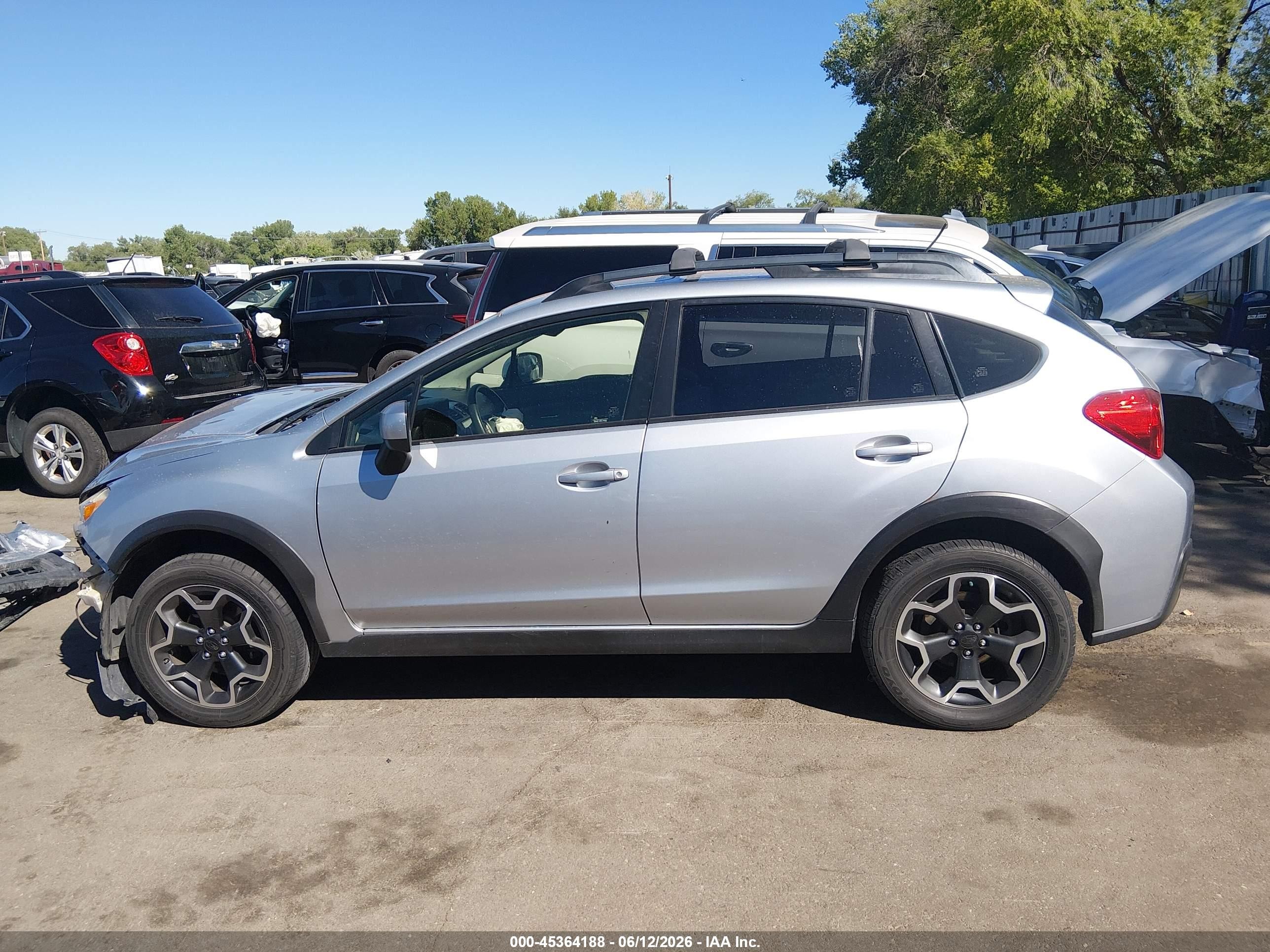 2014 Subaru Xv Crosstrek 2.0i Premium Silver vin: JF2GPAVC8EH337402