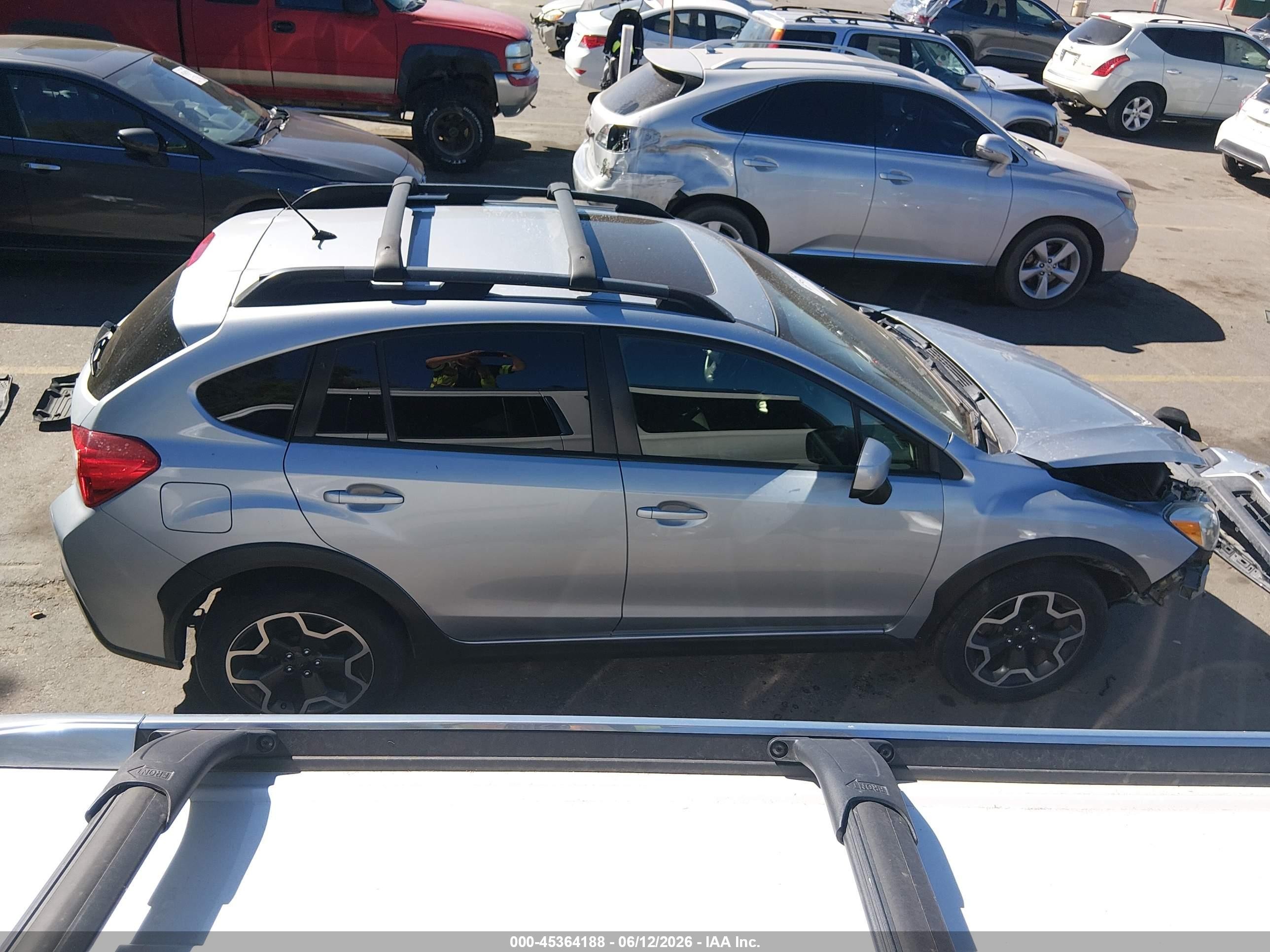 2014 Subaru Xv Crosstrek 2.0i Premium Silver vin: JF2GPAVC8EH337402