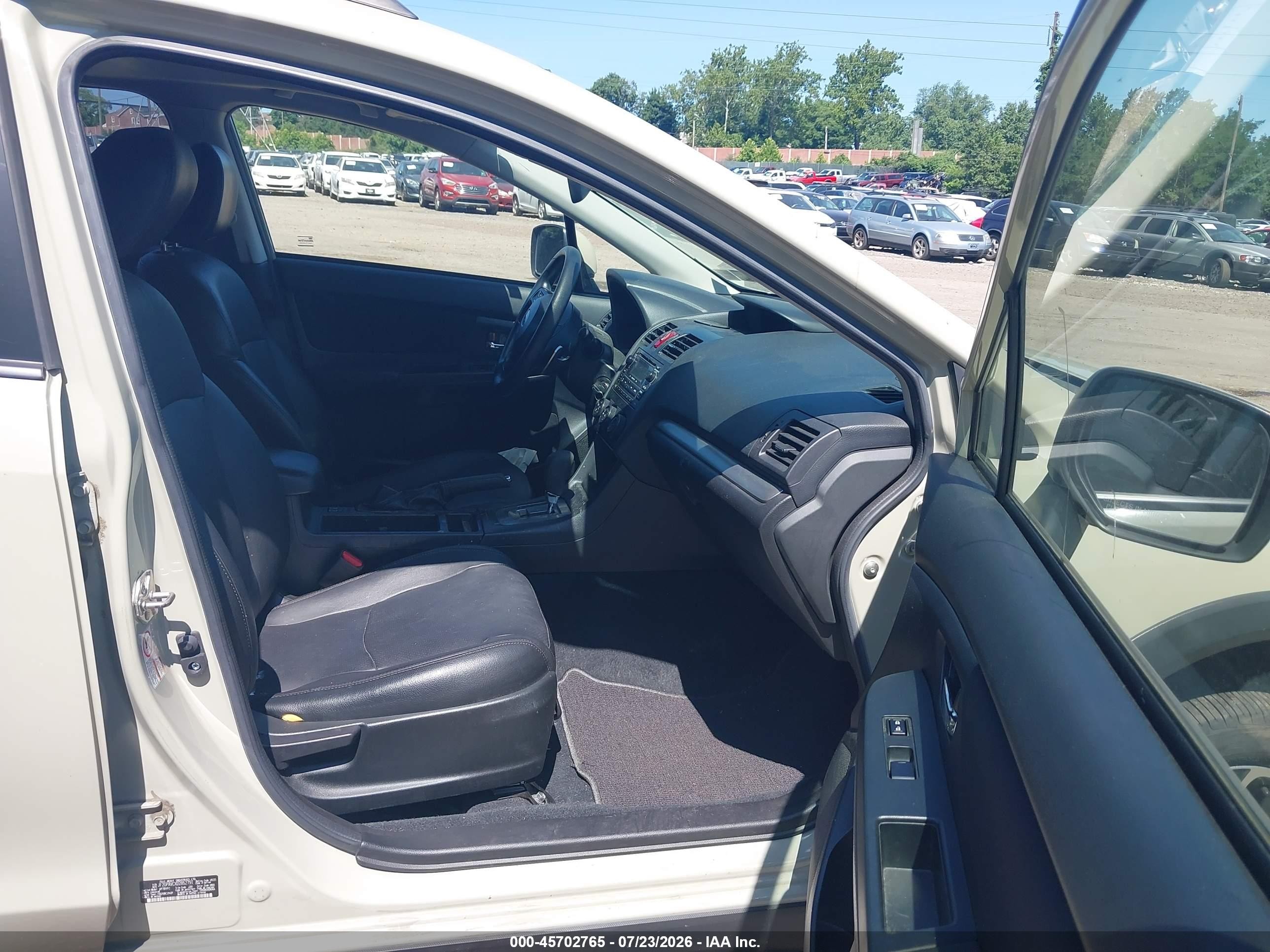 2013 Subaru Xv Crosstrek 2.0i Premium Cream vin: JF2GPAVCXD2852791