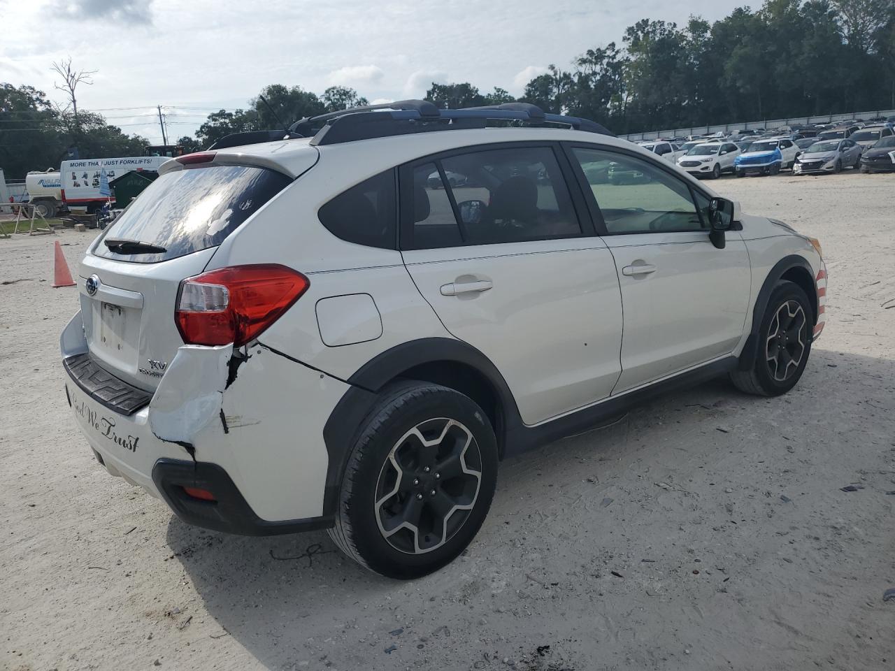 2014 Subaru Xv Crosstrek 2.0 Premium White vin: JF2GPAVCXE8322769 Damage: Right Front Tire, Worn, Replacement Required