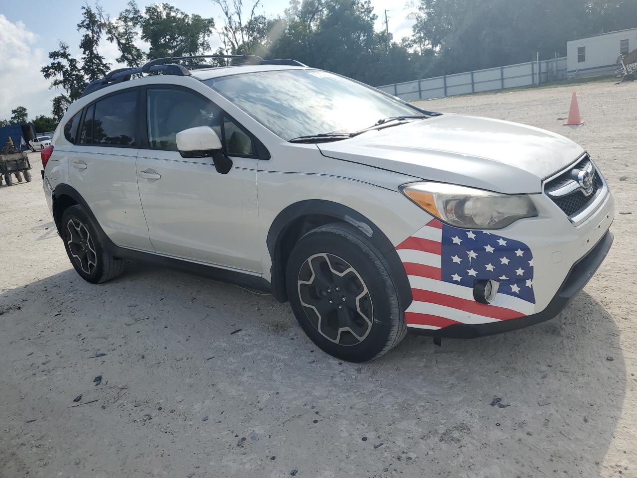 2014 Subaru Xv Crosstrek 2.0 Premium White vin: JF2GPAVCXE8322769 Damage: Front Bumper, De-Identify, Removal Required