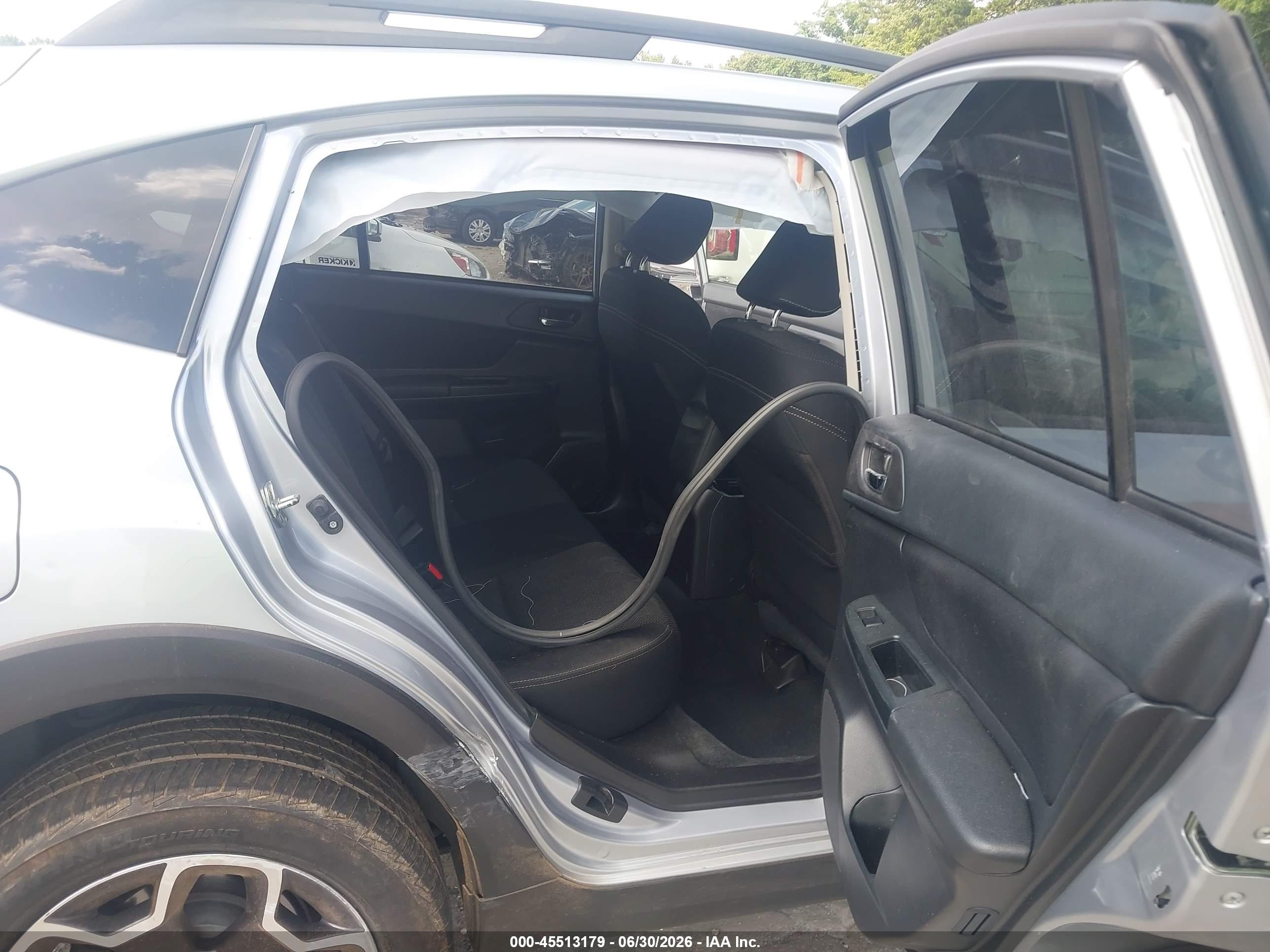 2013 Subaru Xv Crosstrek 2.0i Premium Silver vin: JF2GPAWC5D2888905