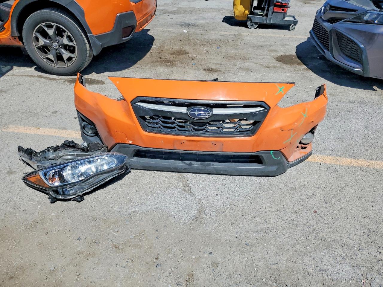 2018 Subaru Crosstrek Premium Orange vin: JF2GTABC2JH318614