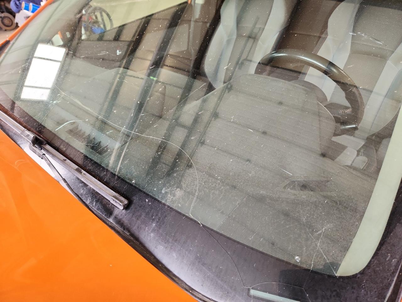 2018 Subaru Crosstrek Premium Orange vin: JF2GTABC3JH314815 Damage: Windshield, Broken, Replacement Required