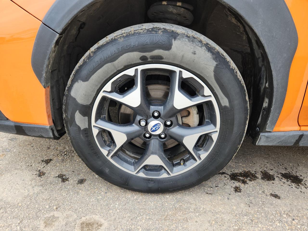 2018 Subaru Crosstrek Premium Orange vin: JF2GTABC3JH314815 Damage: Left Front Tire, Worn, Replacement Required