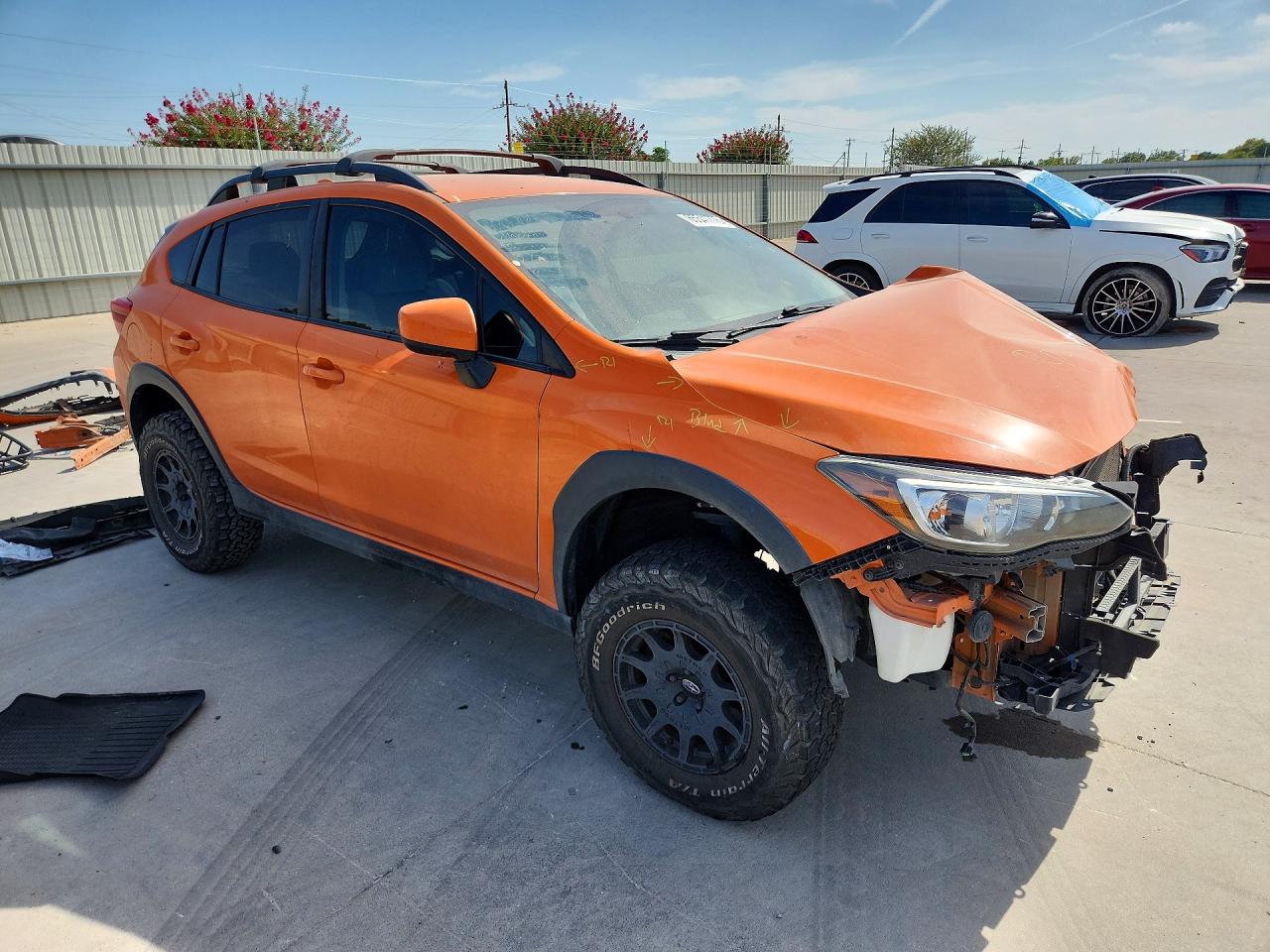 2018 Subaru Crosstrek Premium Orange vin: JF2GTABC9JG321404