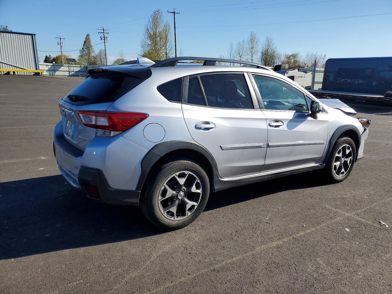 2018 Subaru Crosstrek Premium Silver vin: JF2GTACC4J8251691
