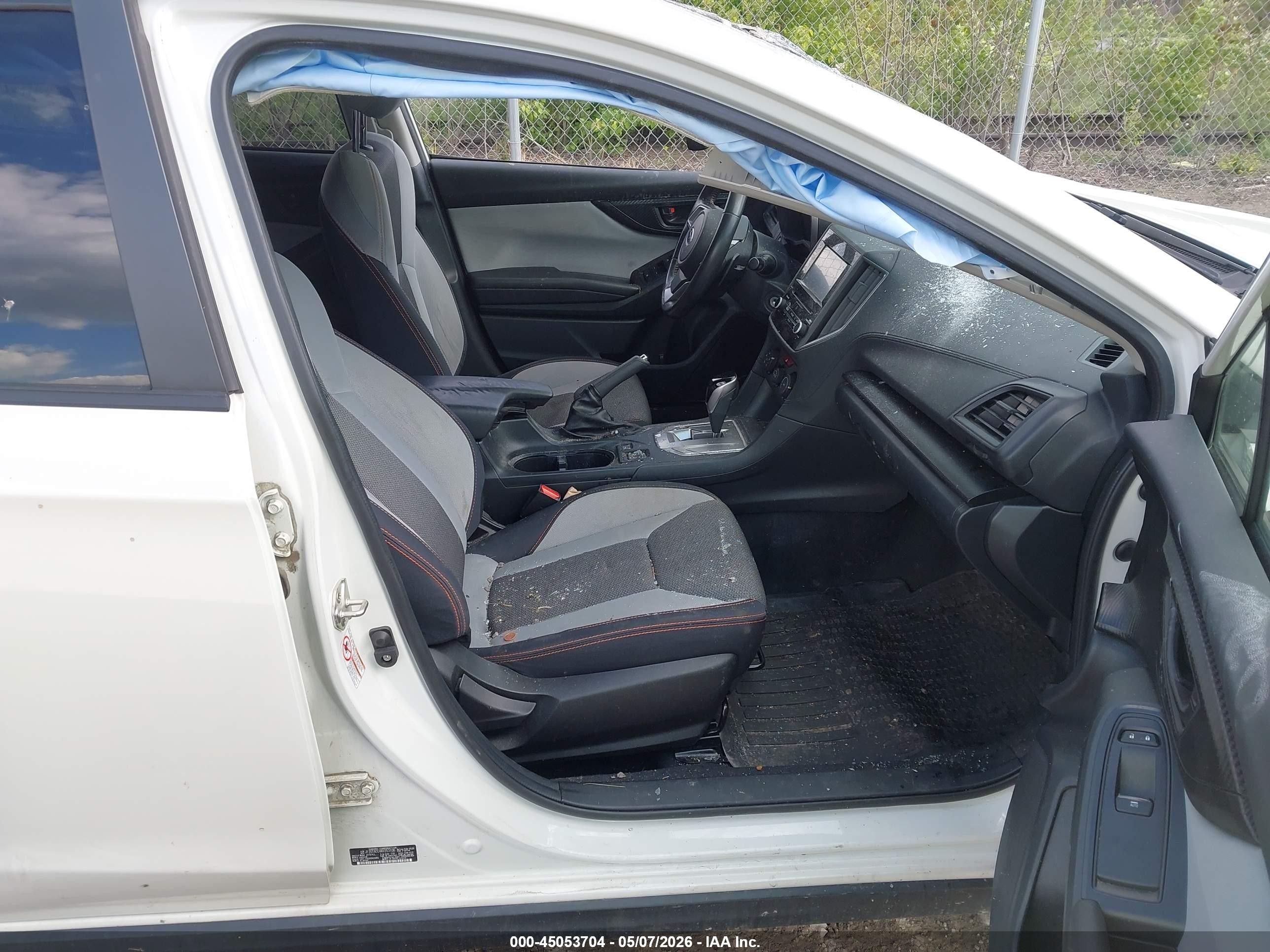 2019 Subaru Crosstrek 2.0i Premium White vin: JF2GTACC4KH353106