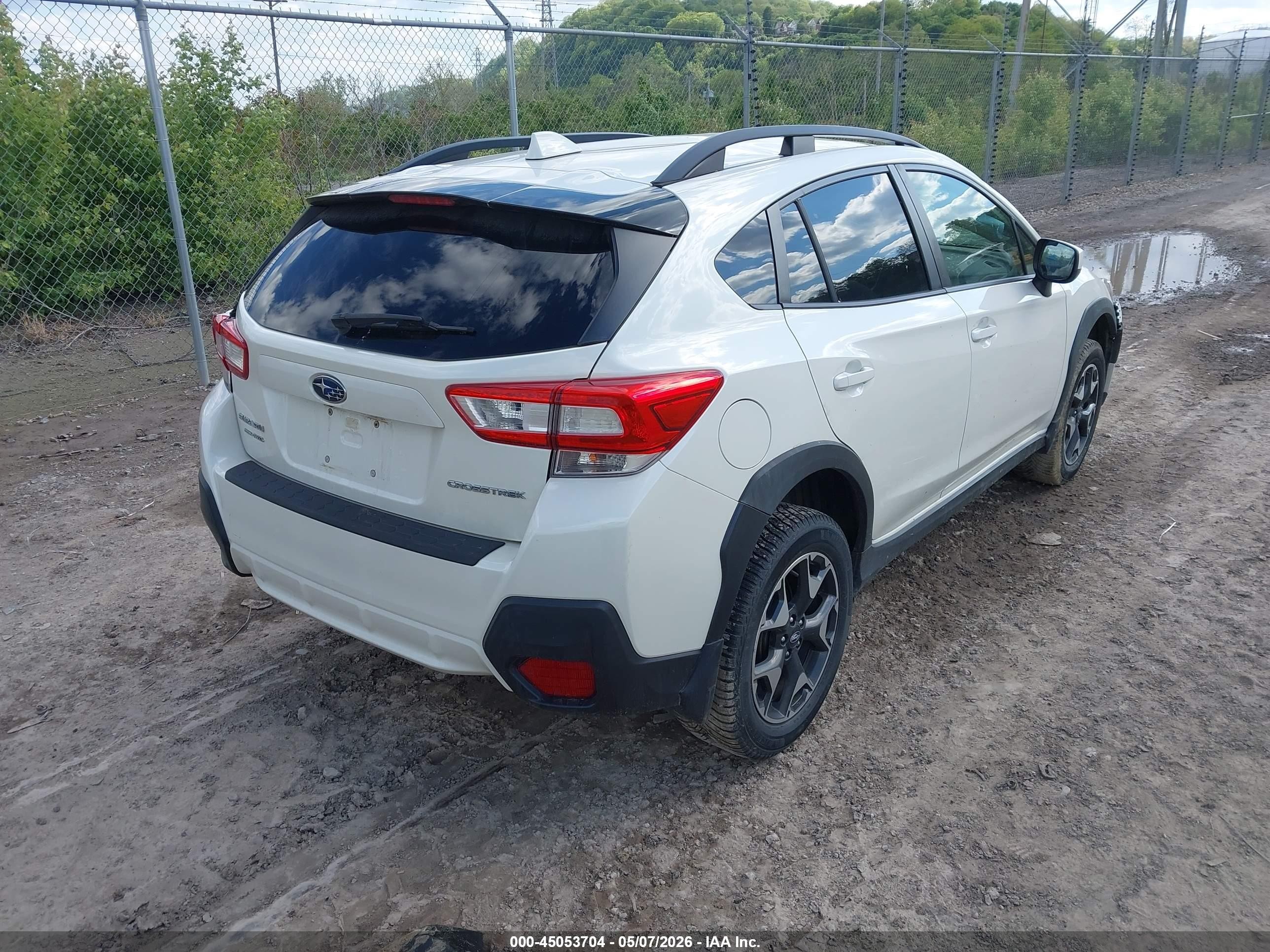 2019 Subaru Crosstrek 2.0i Premium White vin: JF2GTACC4KH353106
