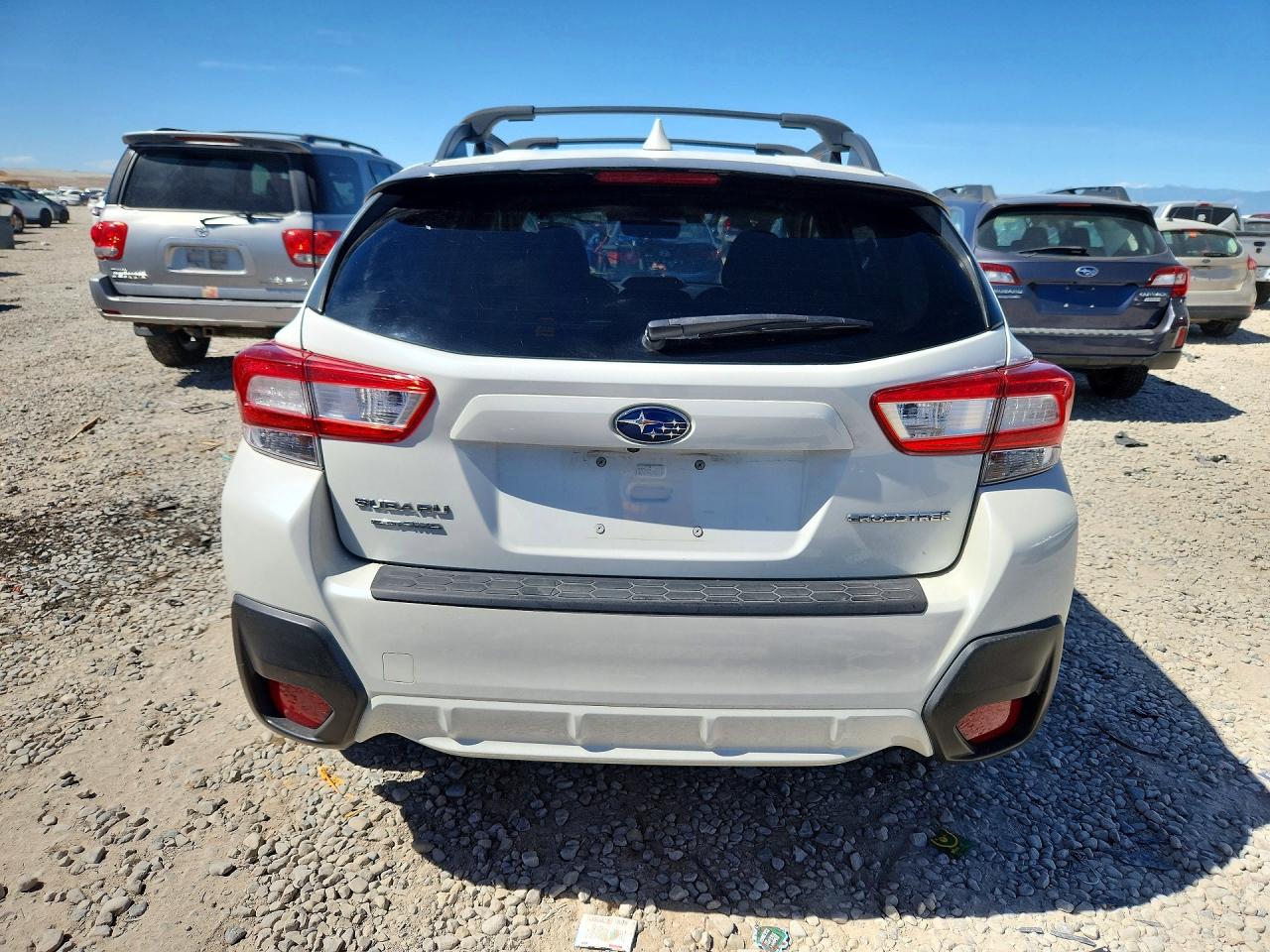 2018 Subaru Crosstrek Premium White vin: JF2GTADC7JH242241