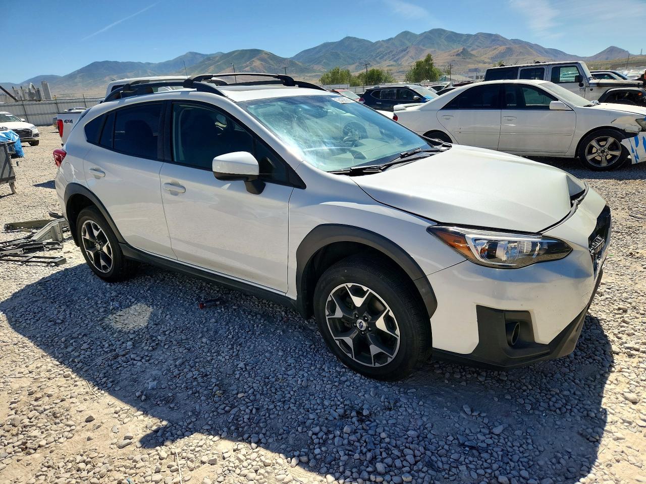 2018 Subaru Crosstrek Premium White vin: JF2GTADC7JH242241