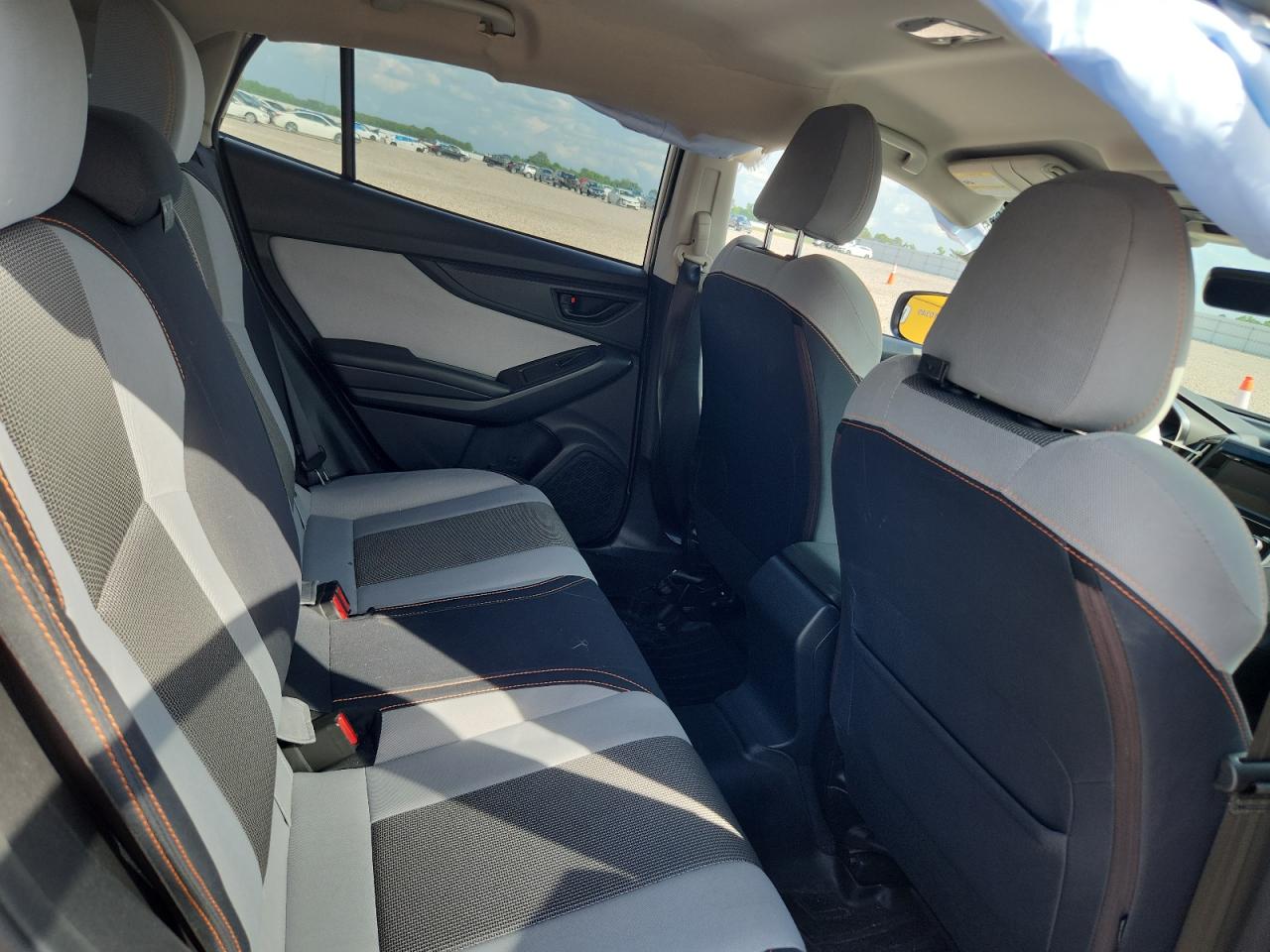 2018 Subaru Crosstrek Premium White vin: JF2GTADC8JH236514