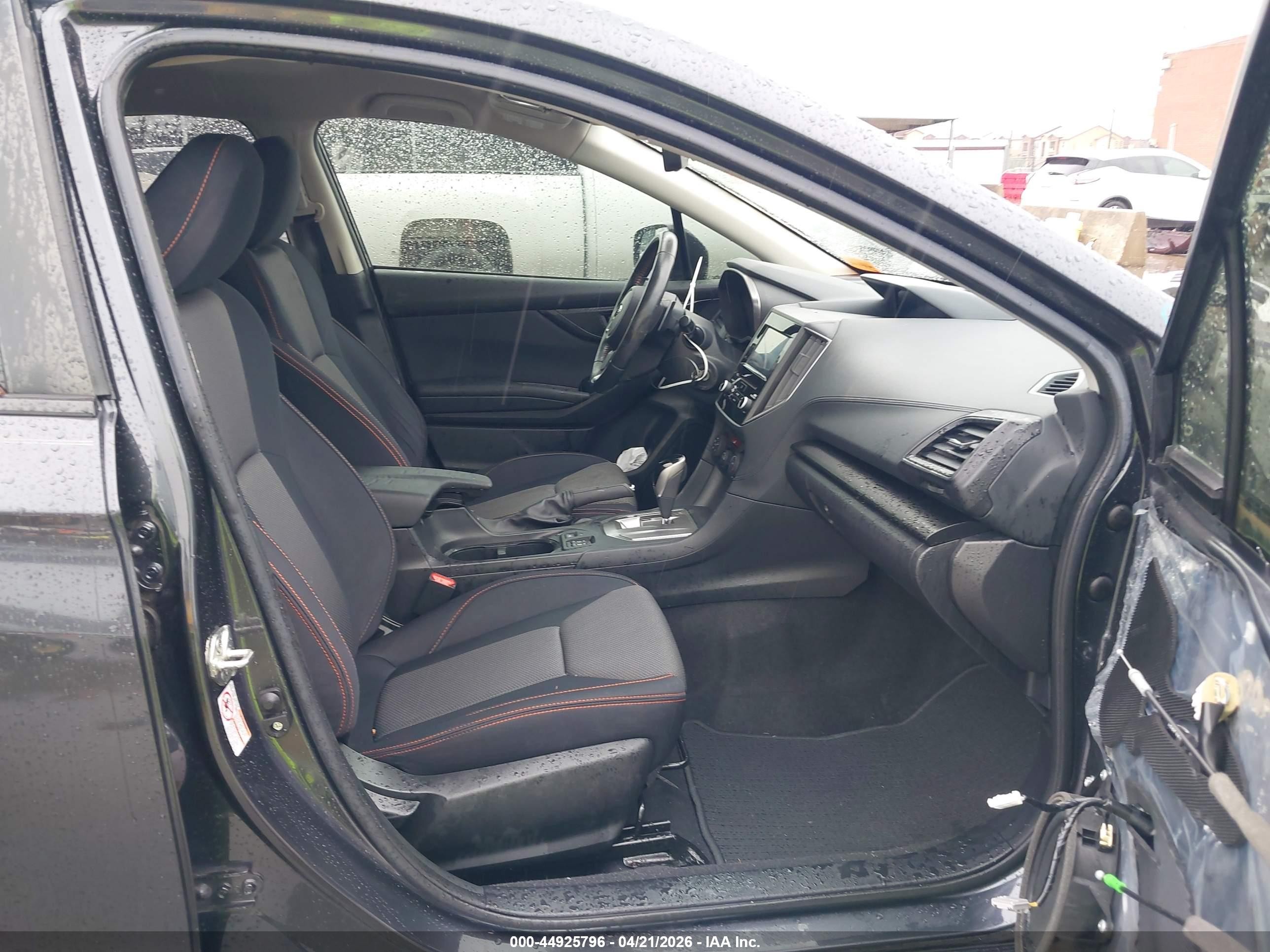 2019 Subaru Crosstrek 2.0i Premium Gray vin: JF2GTAEC6KH370681