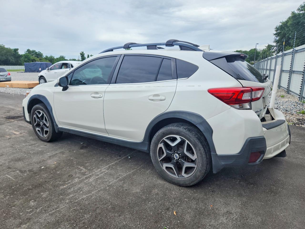 2018 Subaru Crosstrek Limited White vin: JF2GTALC7JH309695