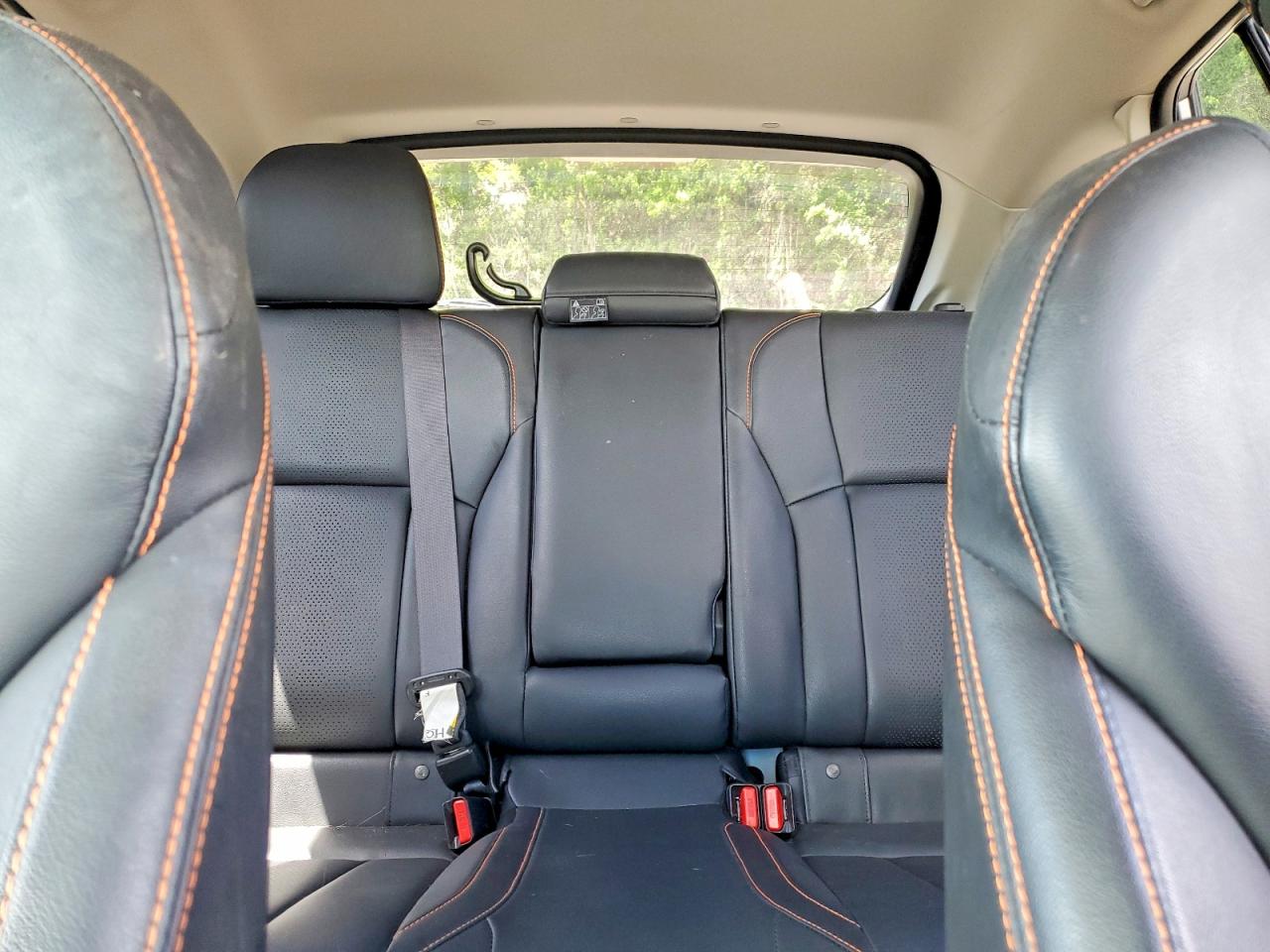 2019 Subaru Crosstrek Limited Silver vin: JF2GTAMC0KH316150