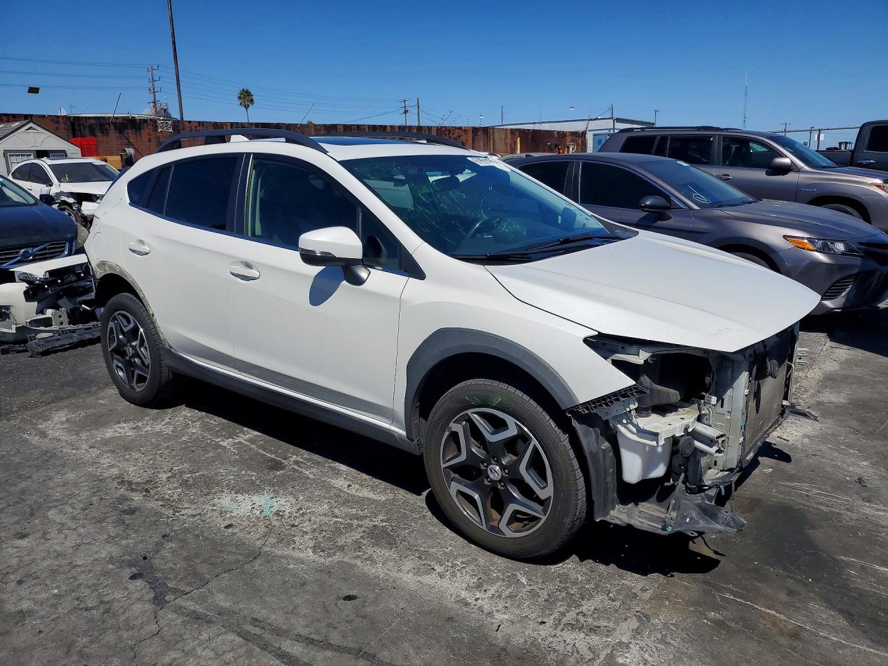 2018 Subaru Crosstrek Limited White vin: JF2GTAMC4JH225364