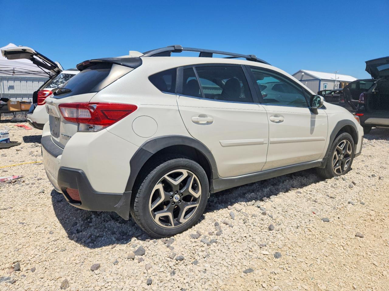 2018 Subaru Crosstrek Limited White vin: JF2GTAMC4JH311094