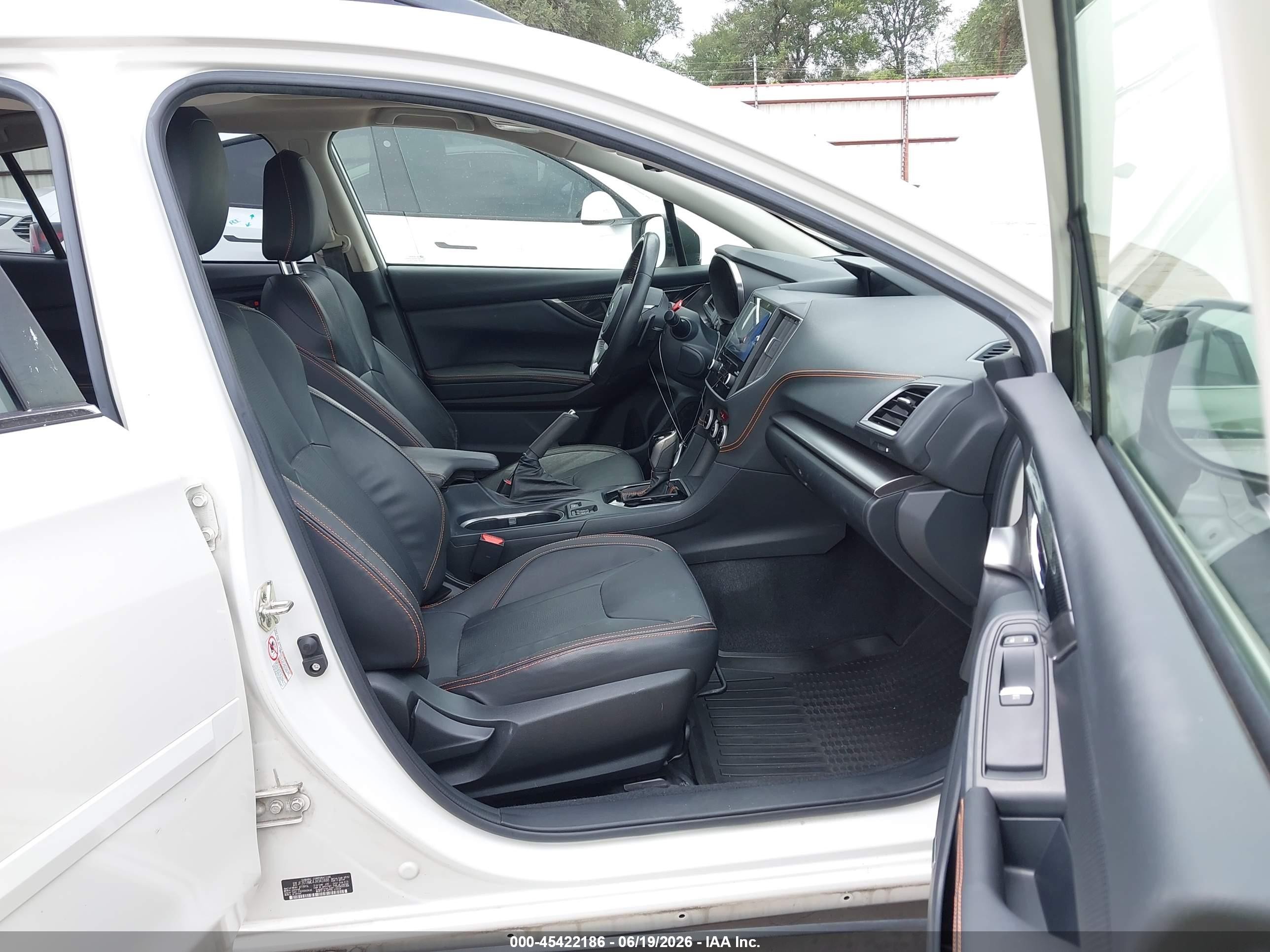 2018 Subaru Crosstrek 2.0i Limited White vin: JF2GTAMC4JH342488