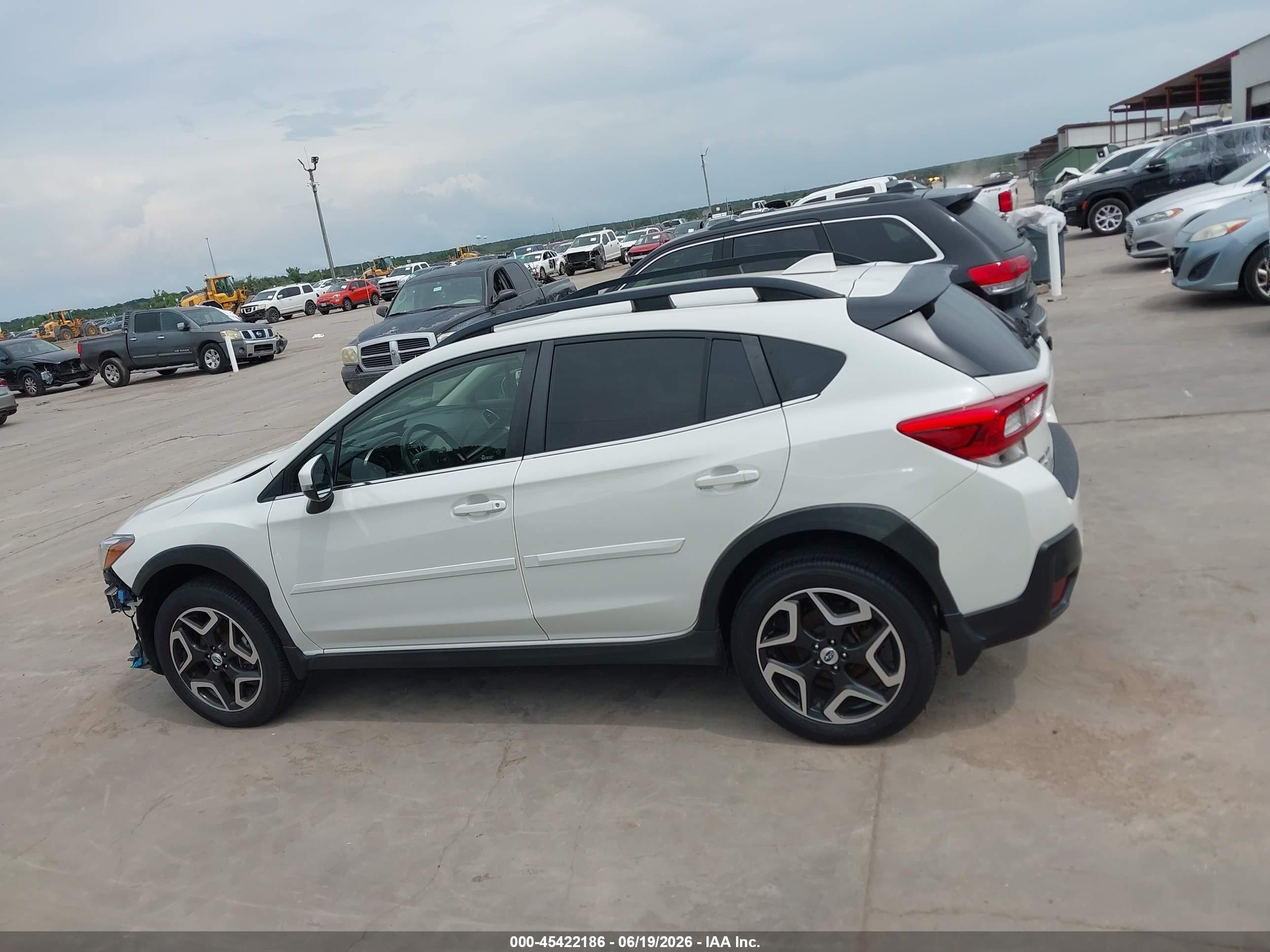 2018 Subaru Crosstrek 2.0i Limited White vin: JF2GTAMC4JH342488