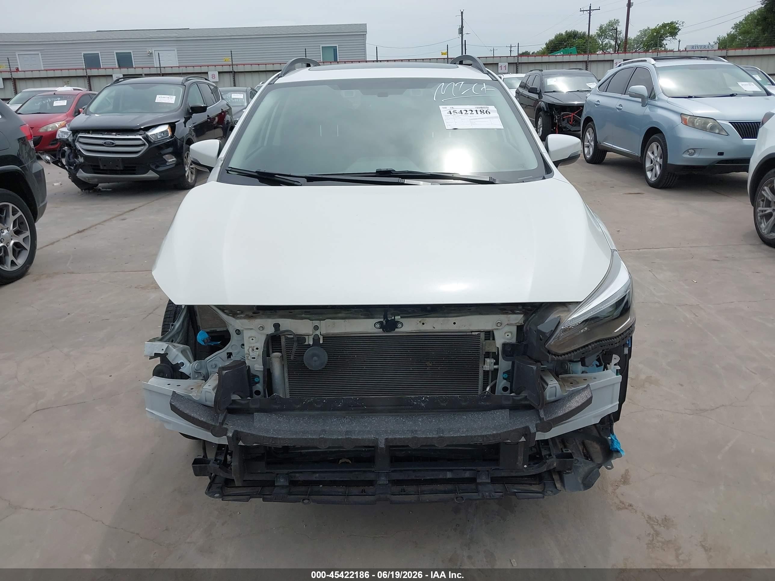 2018 Subaru Crosstrek 2.0i Limited White vin: JF2GTAMC4JH342488