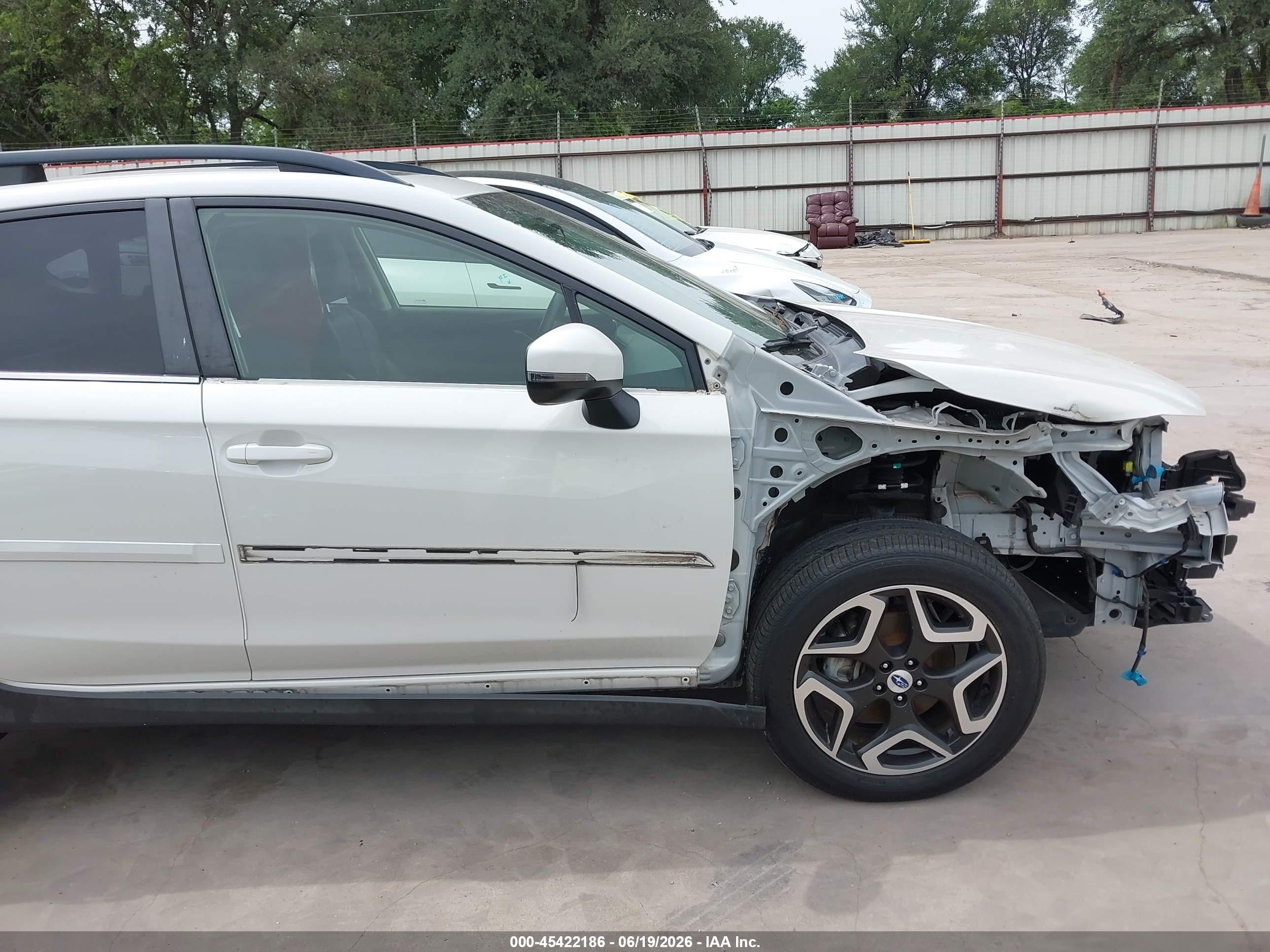 2018 Subaru Crosstrek 2.0i Limited White vin: JF2GTAMC4JH342488