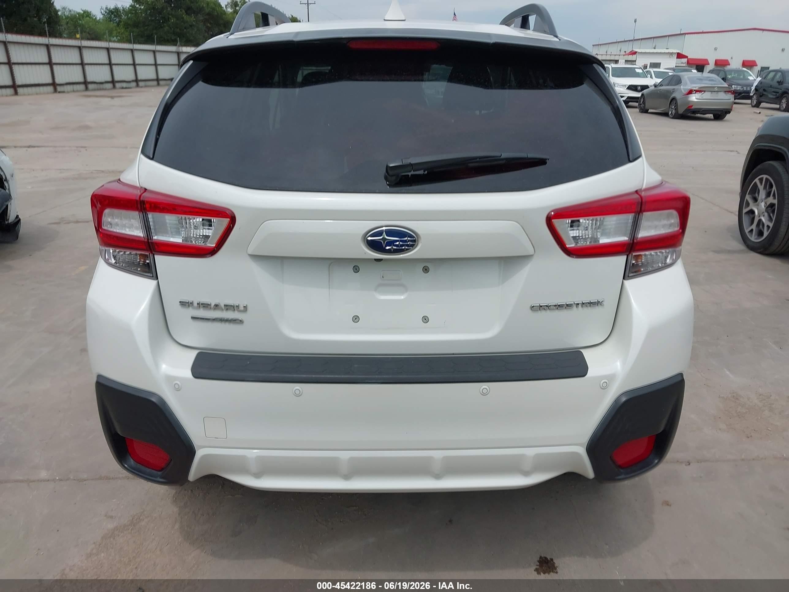 2018 Subaru Crosstrek 2.0i Limited White vin: JF2GTAMC4JH342488