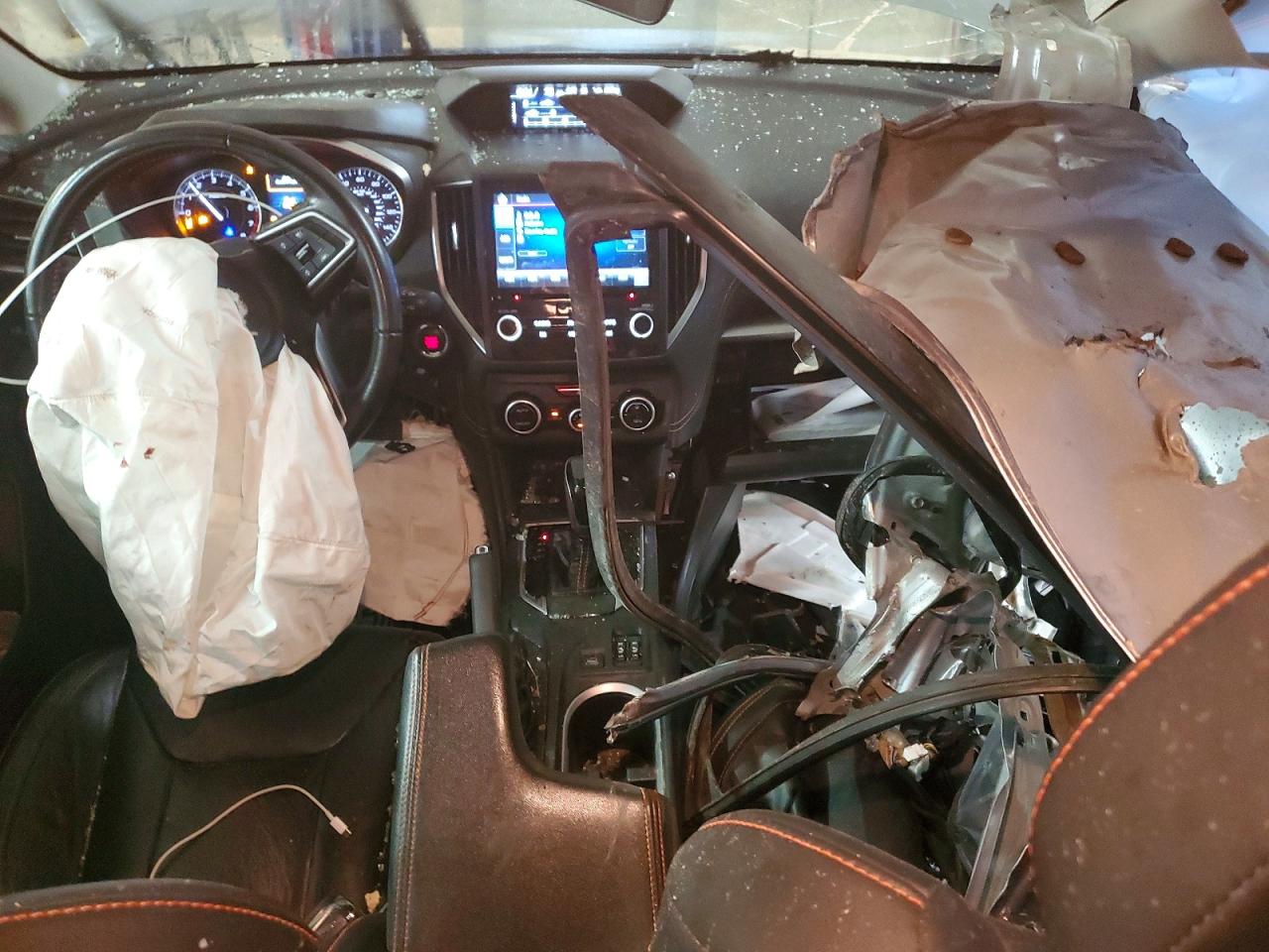 2019 Subaru Crosstrek Limited Silver vin: JF2GTAMC4K8258494