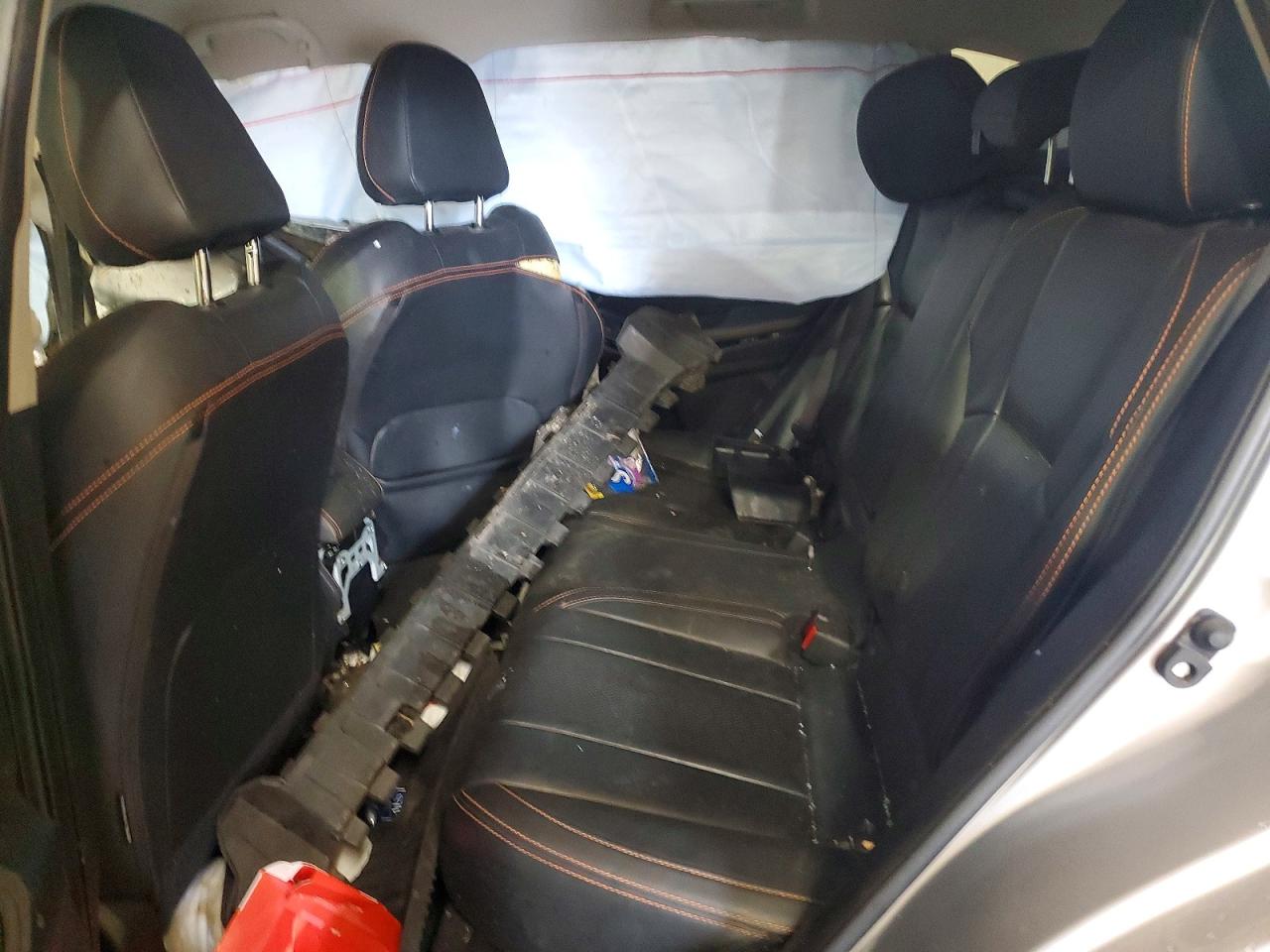 2019 Subaru Crosstrek Limited Silver vin: JF2GTAMC4K8258494
