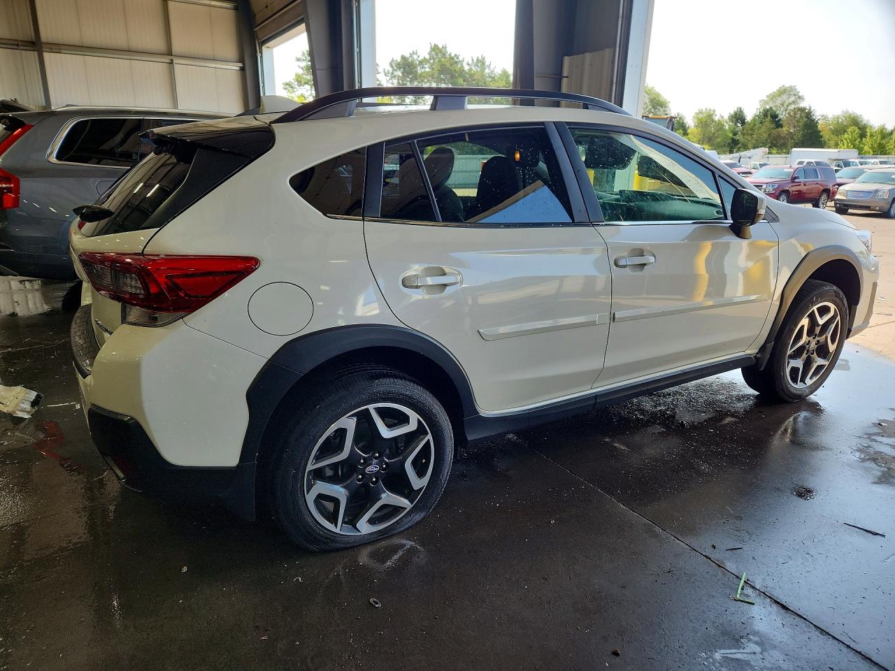 2020 Subaru Crosstrek Limited White vin: JF2GTAMC4L8235380