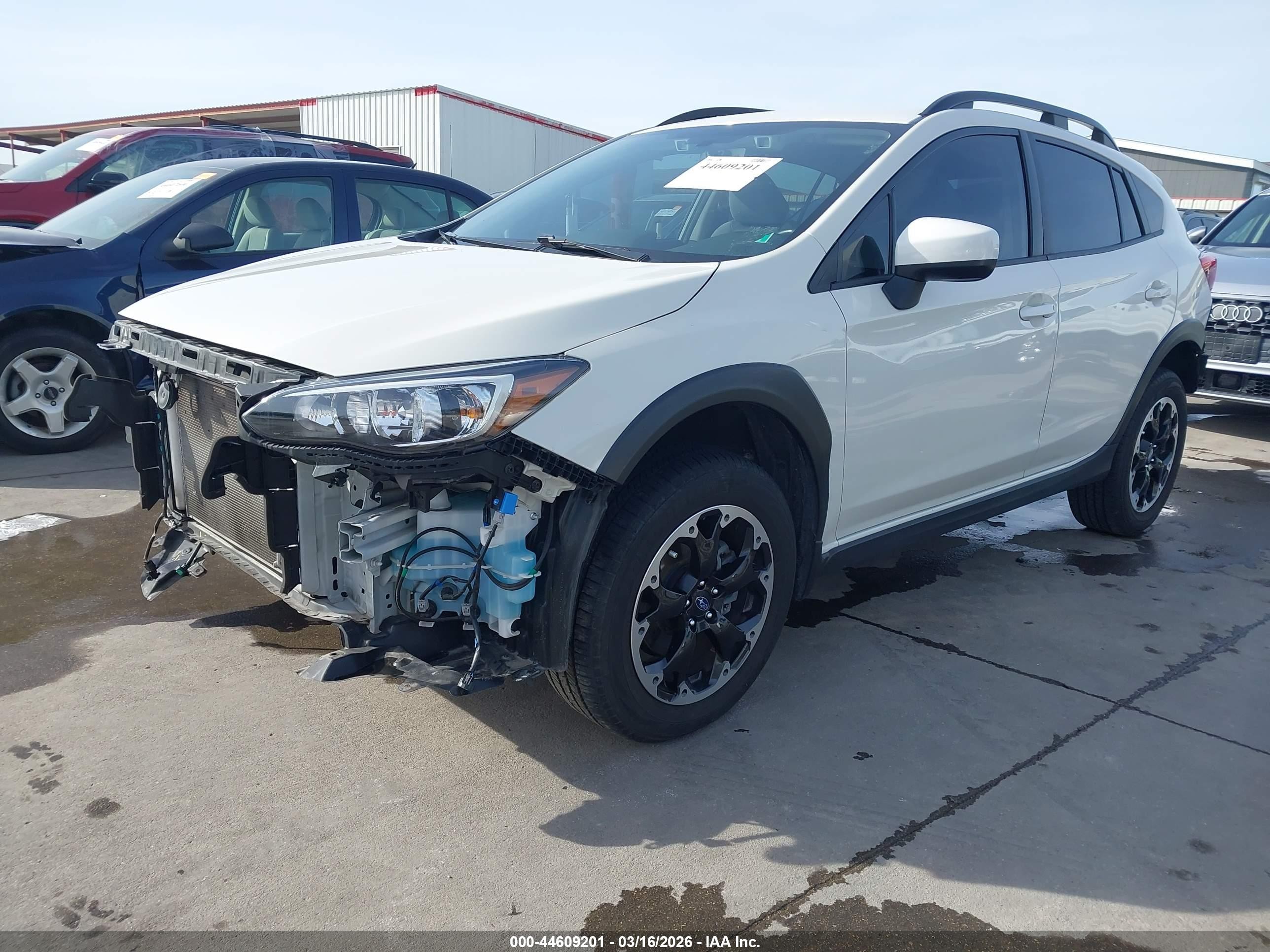 2023 Subaru Crosstrek Premium White vin: JF2GTAPC2P8223052