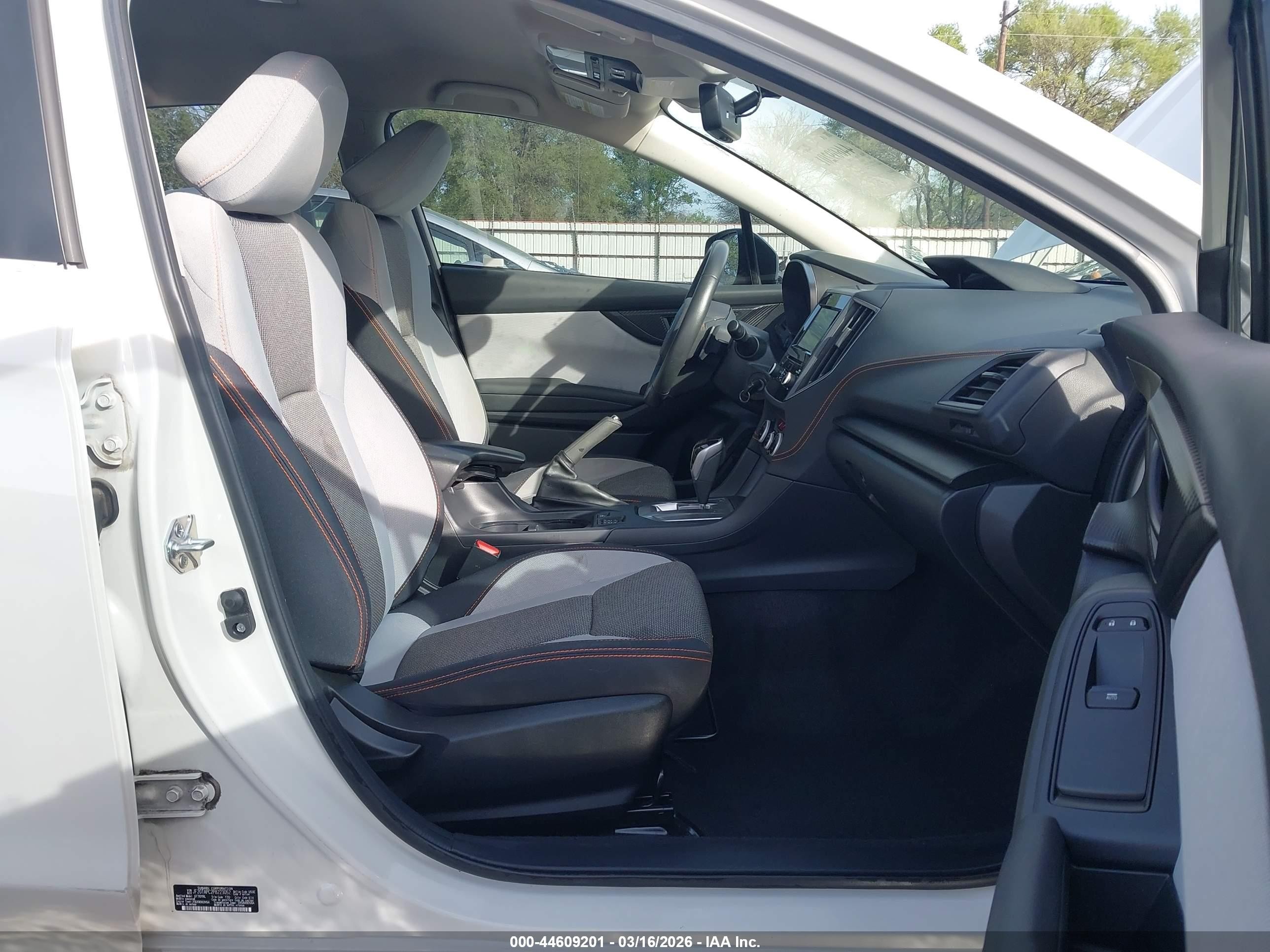 2023 Subaru Crosstrek Premium White vin: JF2GTAPC2P8223052