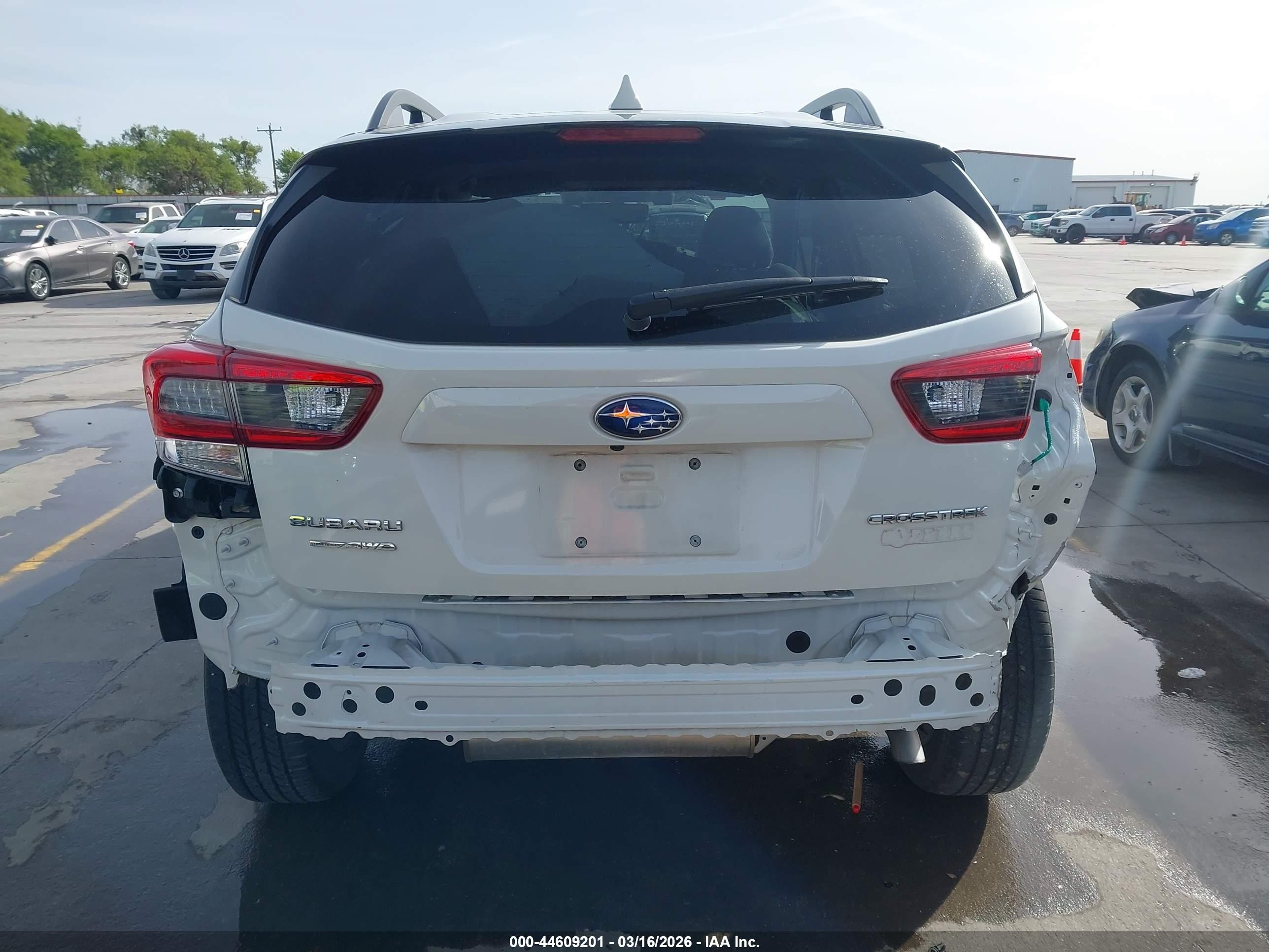 2023 Subaru Crosstrek Premium White vin: JF2GTAPC2P8223052