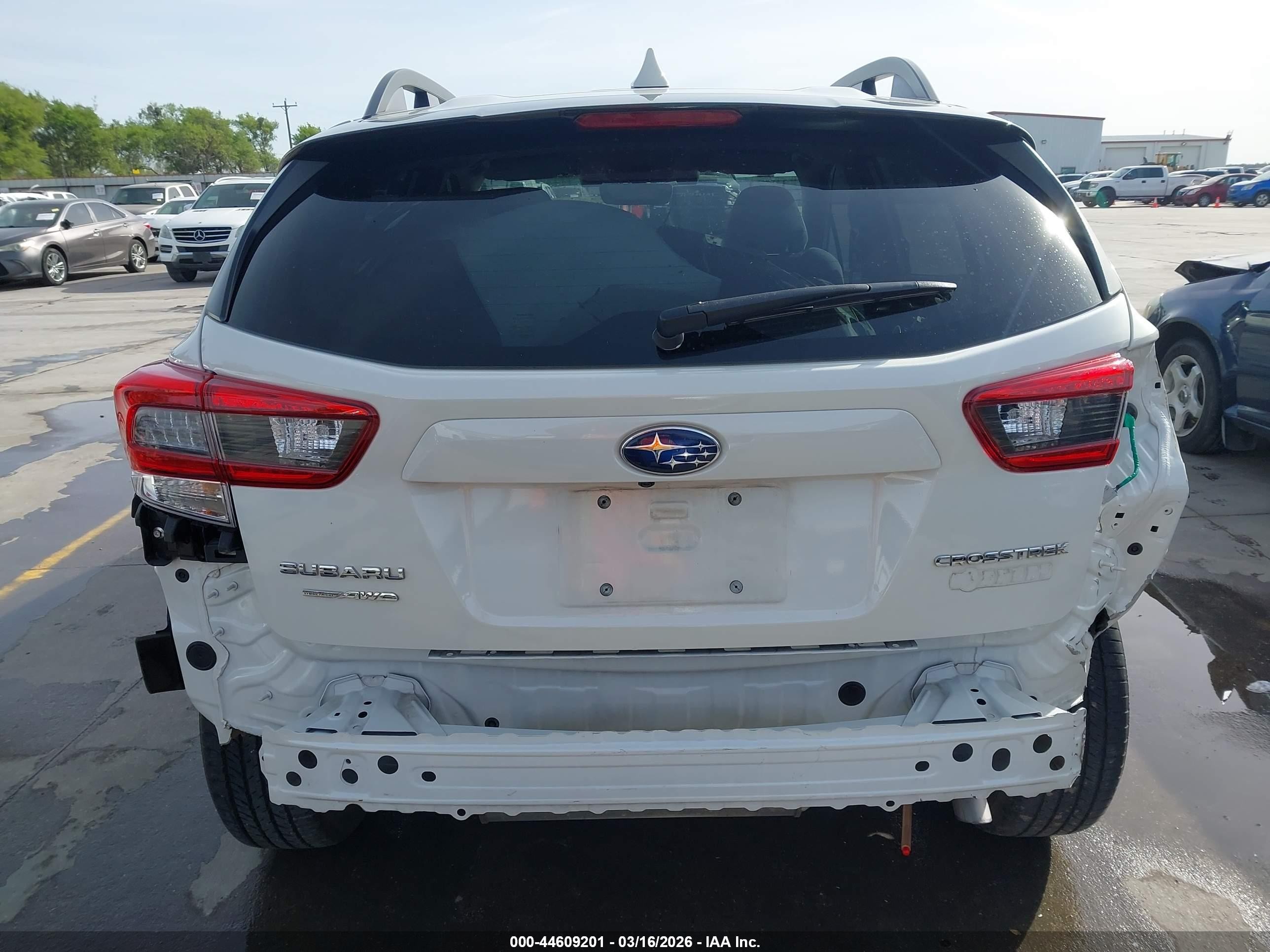 2023 Subaru Crosstrek Premium White vin: JF2GTAPC2P8223052