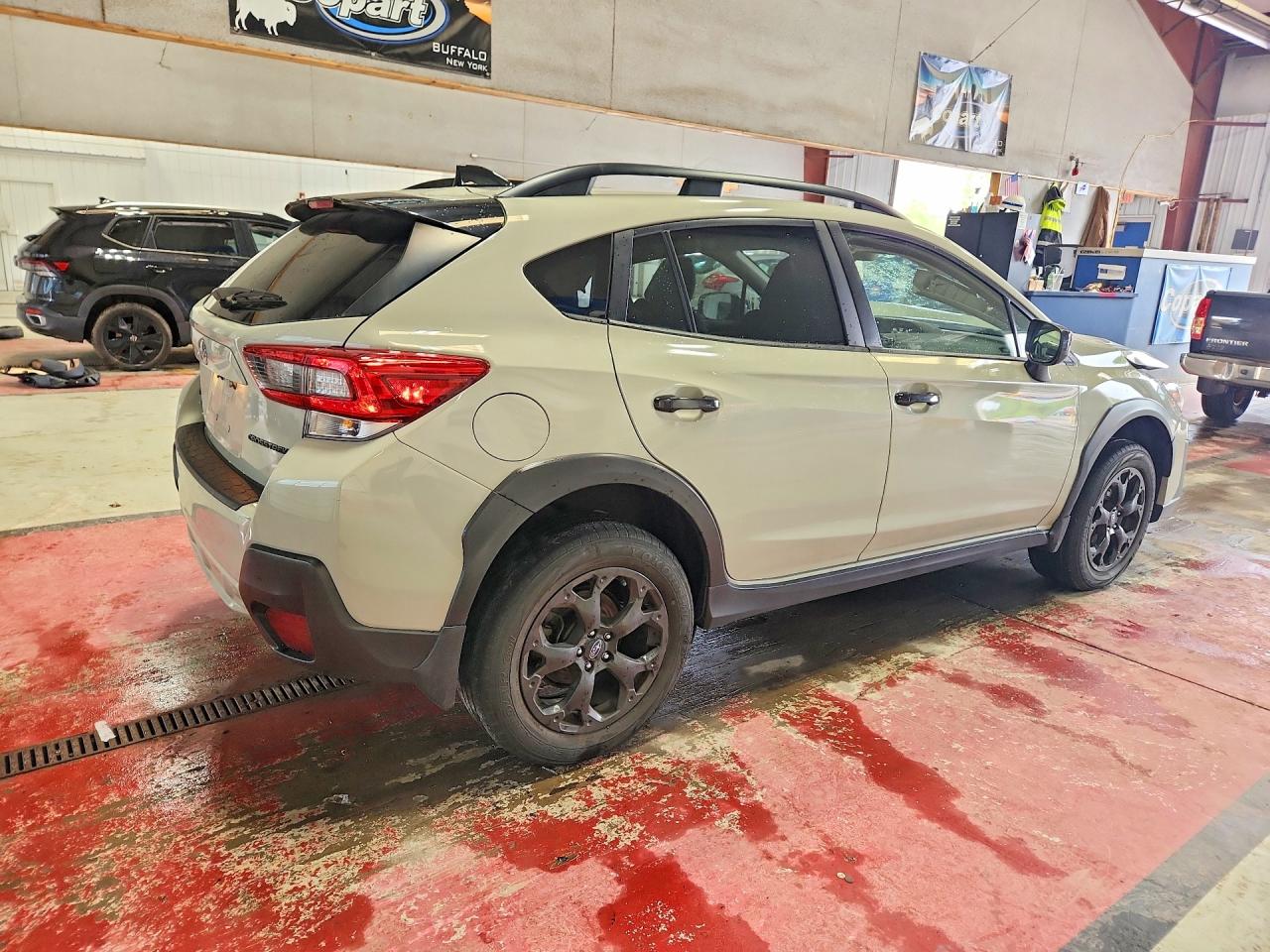 2023 Subaru Crosstrek Premium Beige vin: JF2GTAPC2P8250672