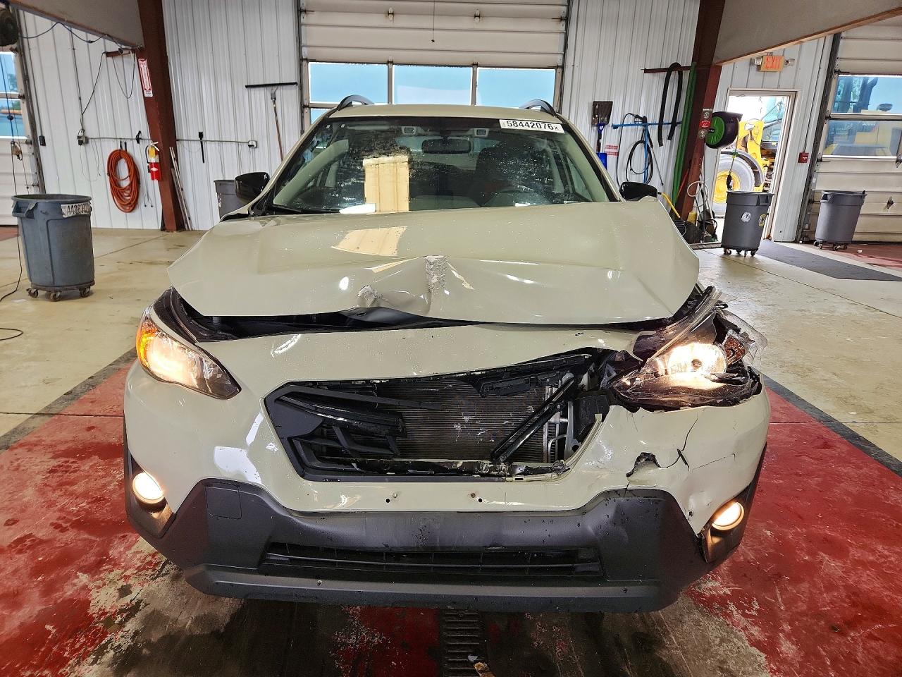 2023 Subaru Crosstrek Premium Beige vin: JF2GTAPC2P8250672