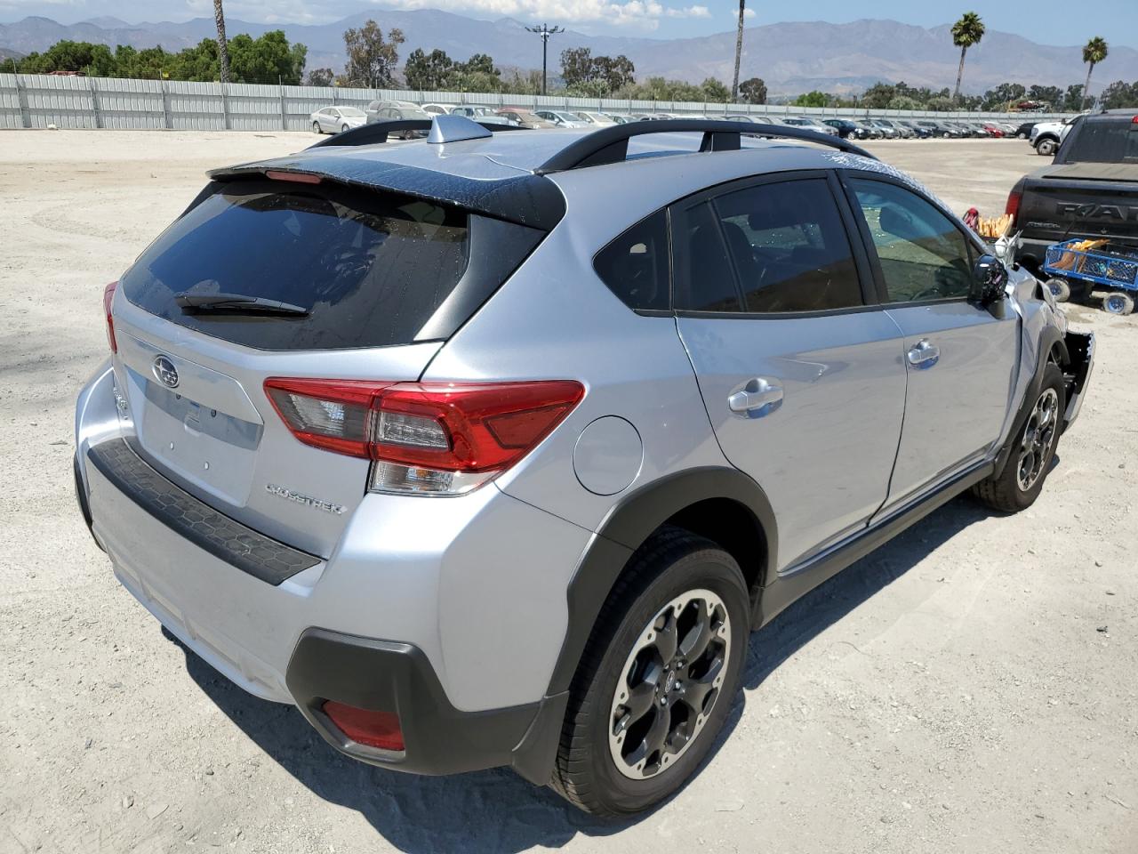2022 Subaru Crosstrek Premium Silver vin: JF2GTAPC3N8219704