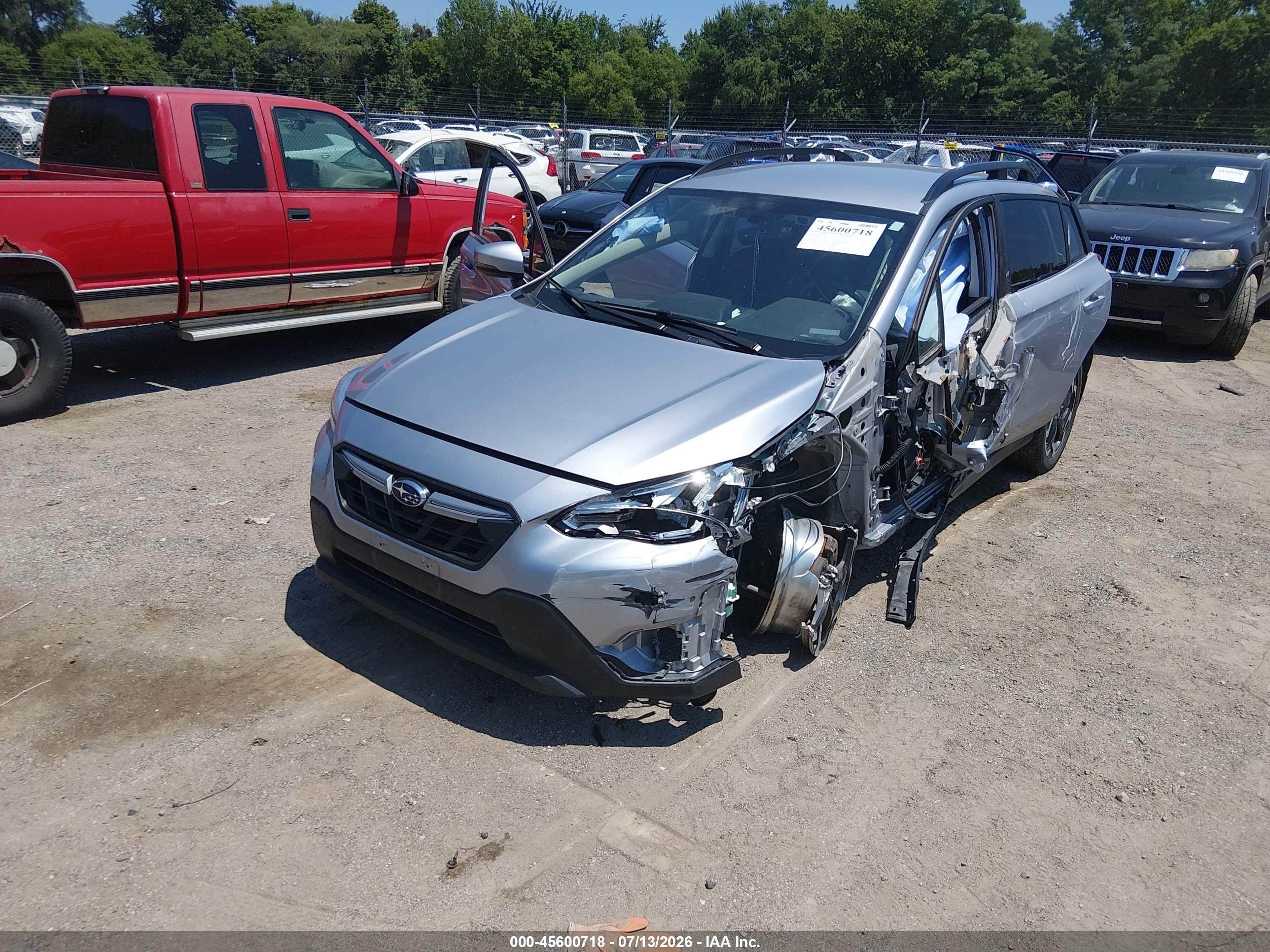 2022 Subaru Crosstrek Limited Silver vin: JF2GTHMC4N8232944