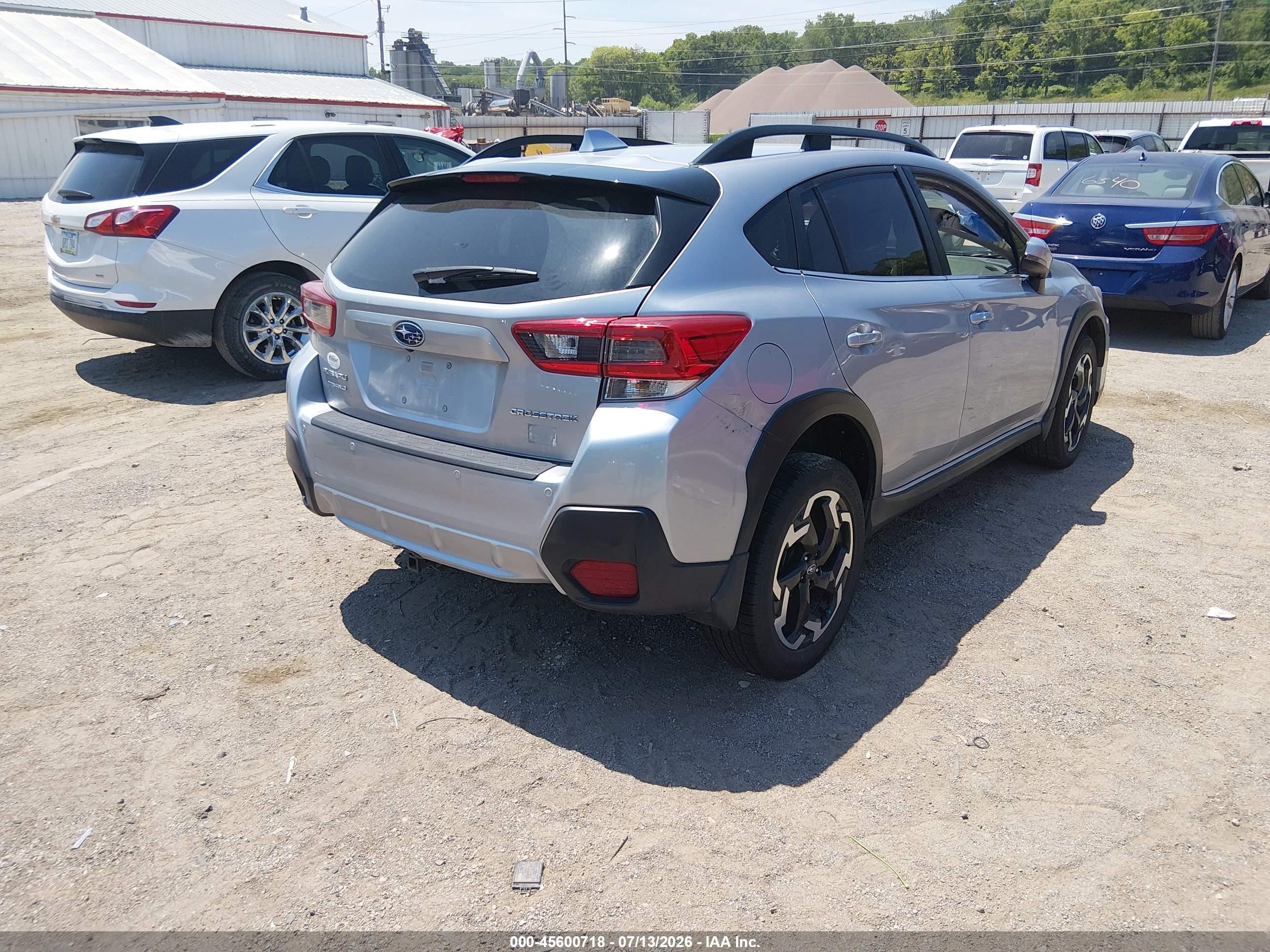 2022 Subaru Crosstrek Limited Silver vin: JF2GTHMC4N8232944