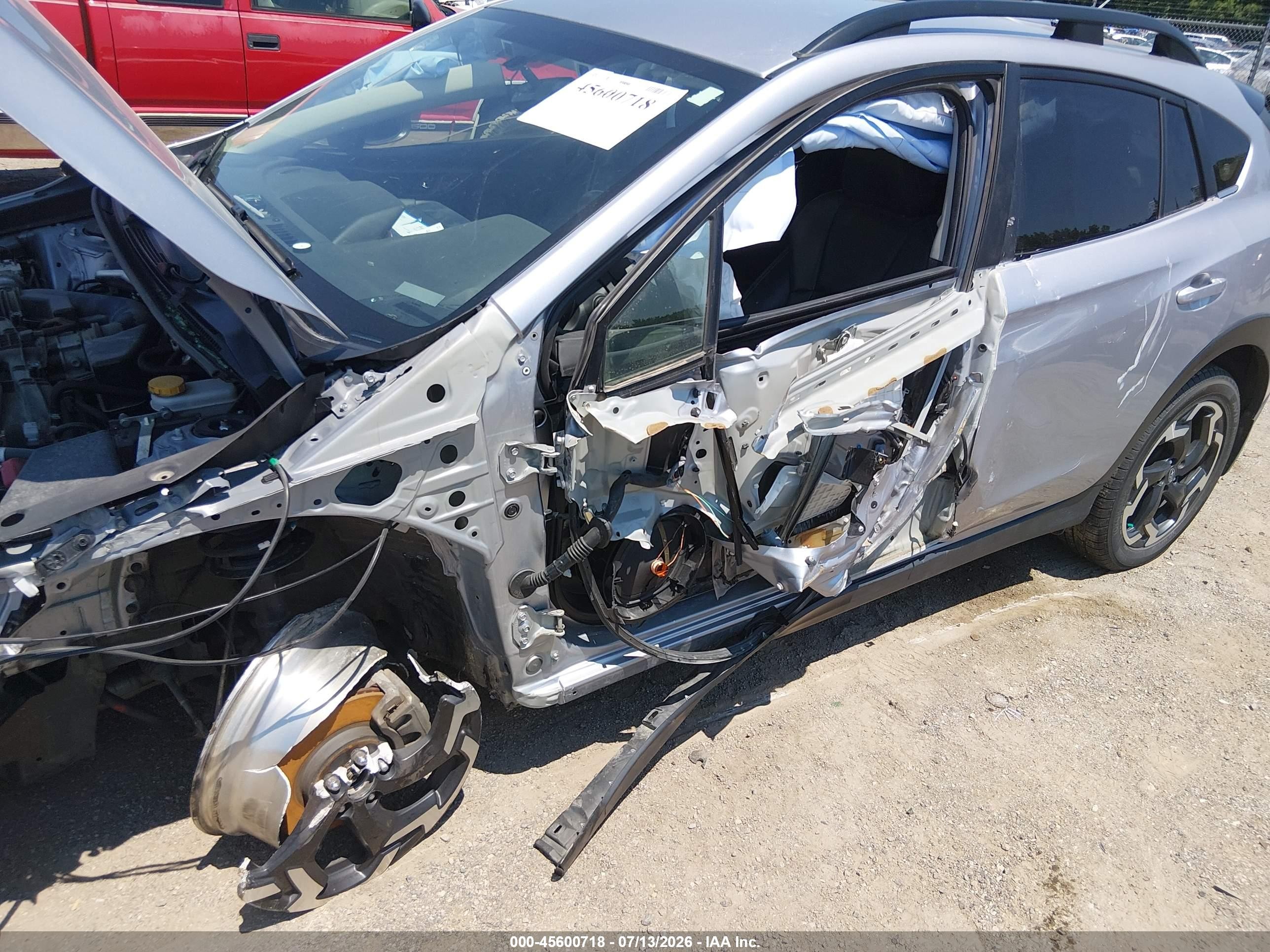 2022 Subaru Crosstrek Limited Silver vin: JF2GTHMC4N8232944