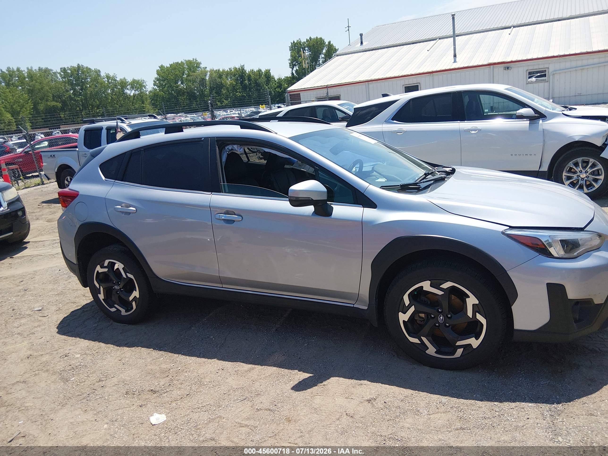 2022 Subaru Crosstrek Limited Silver vin: JF2GTHMC4N8232944