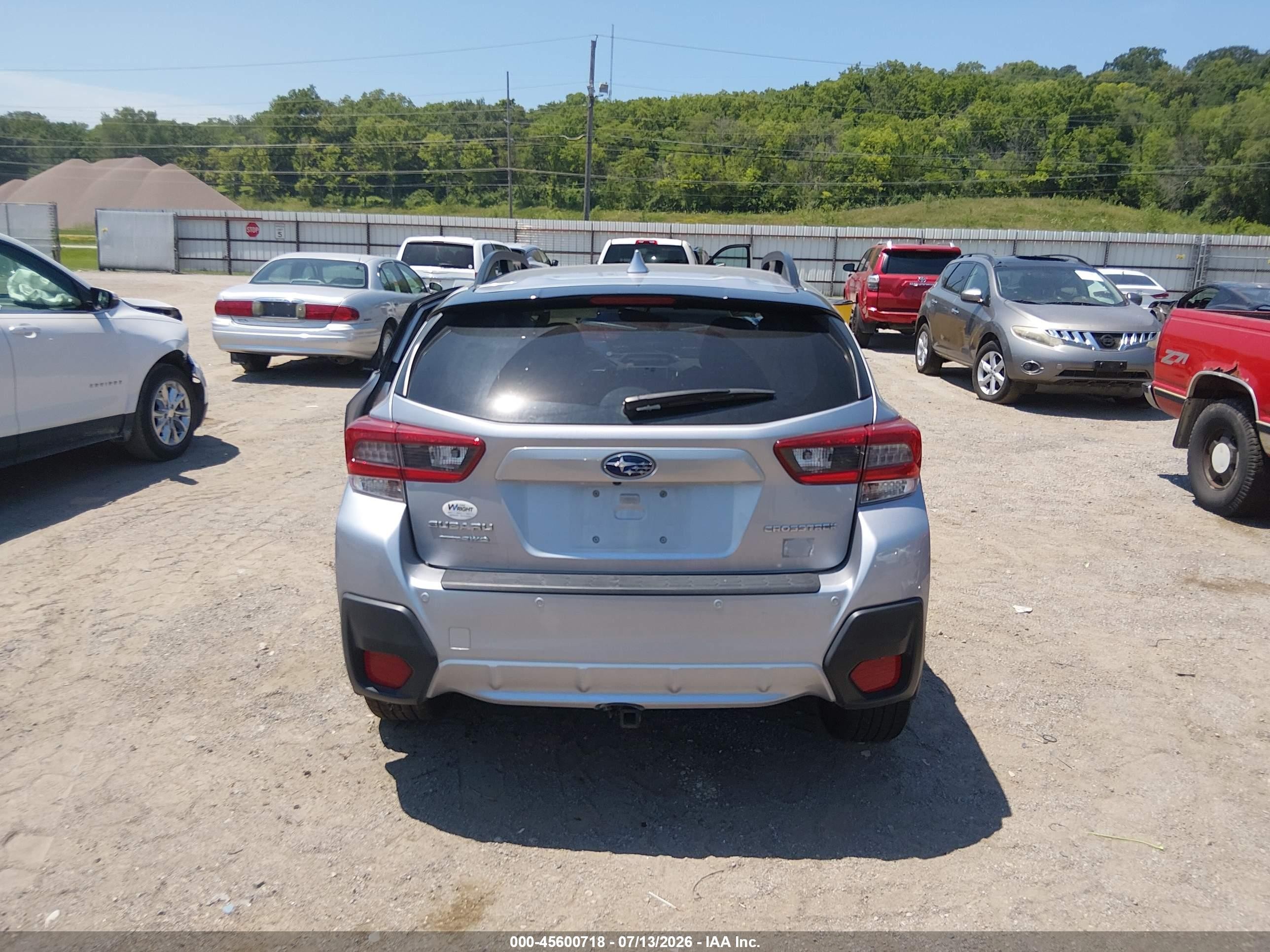 2022 Subaru Crosstrek Limited Silver vin: JF2GTHMC4N8232944