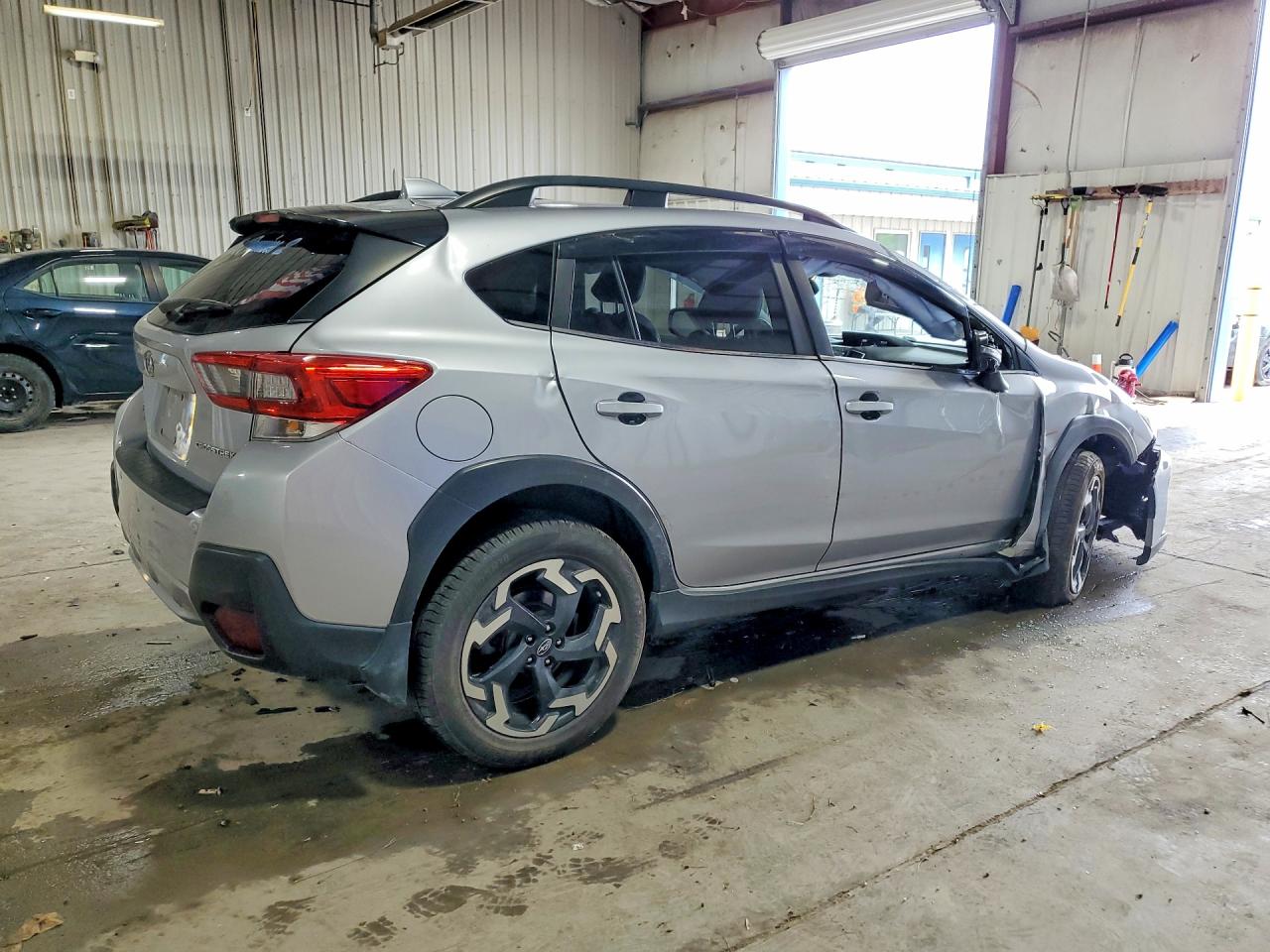 2021 Subaru Crosstrek Limited Silver vin: JF2GTHMC8M8395384