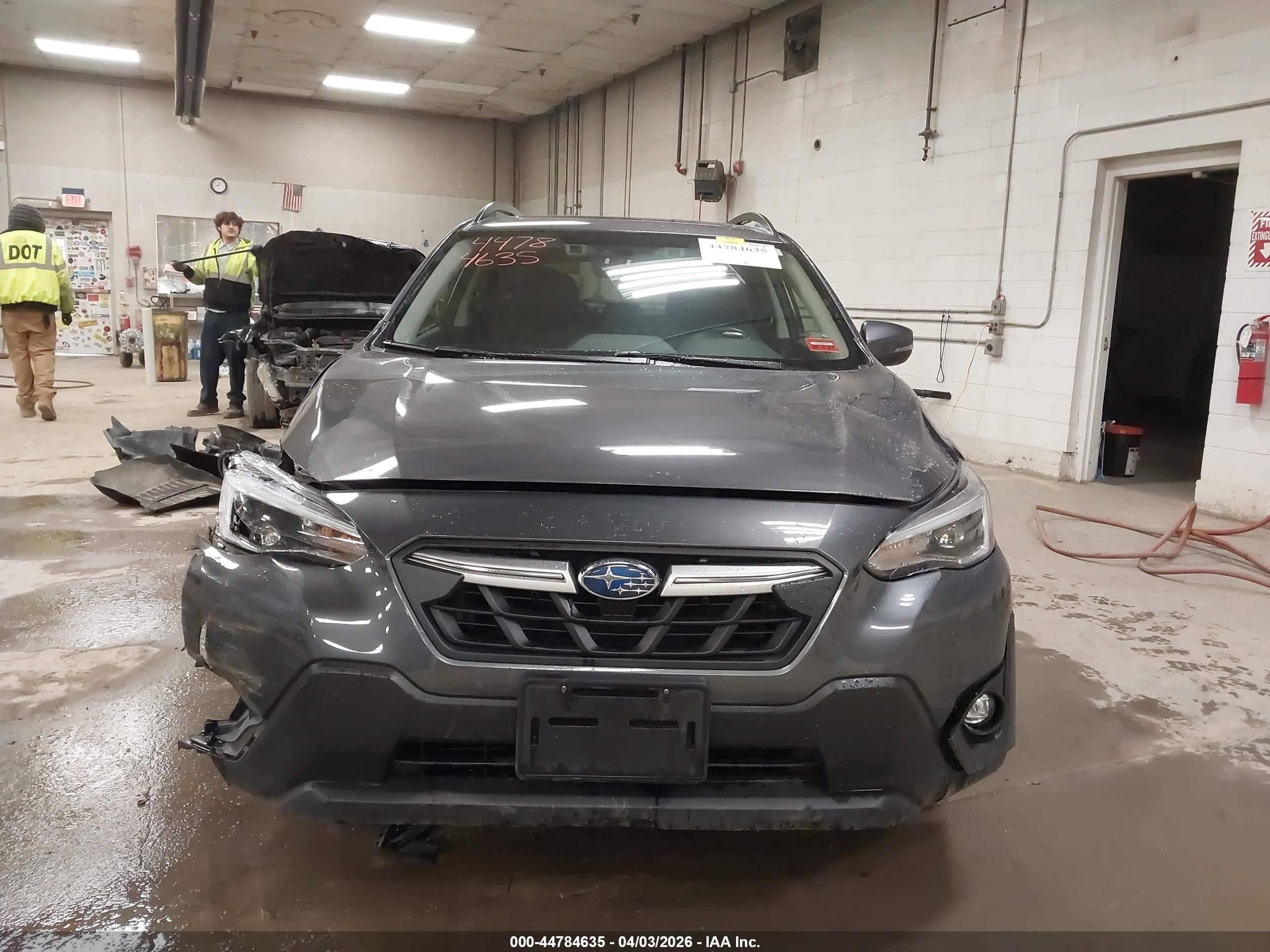 2022 Subaru Crosstrek Limited Gray vin: JF2GTHNC5N8263831