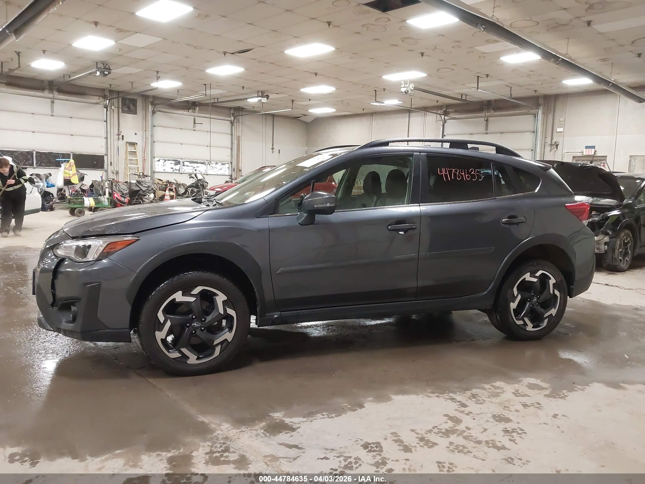 2022 Subaru Crosstrek Limited Gray vin: JF2GTHNC5N8263831