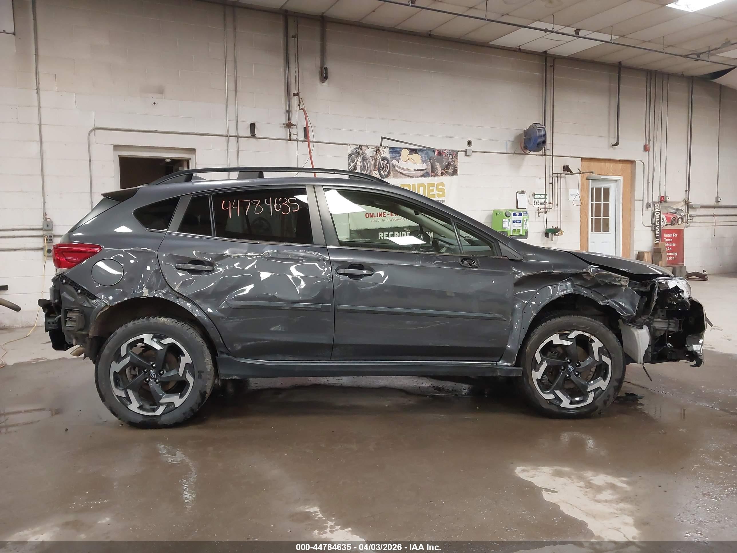 2022 Subaru Crosstrek Limited Gray vin: JF2GTHNC5N8263831