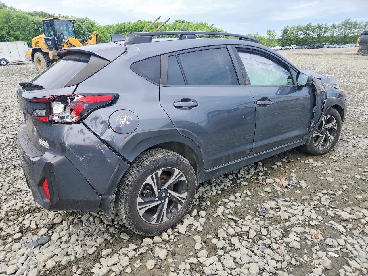 2024 Subaru Crosstrek Premium Silver vin: JF2GUADC0R8204925