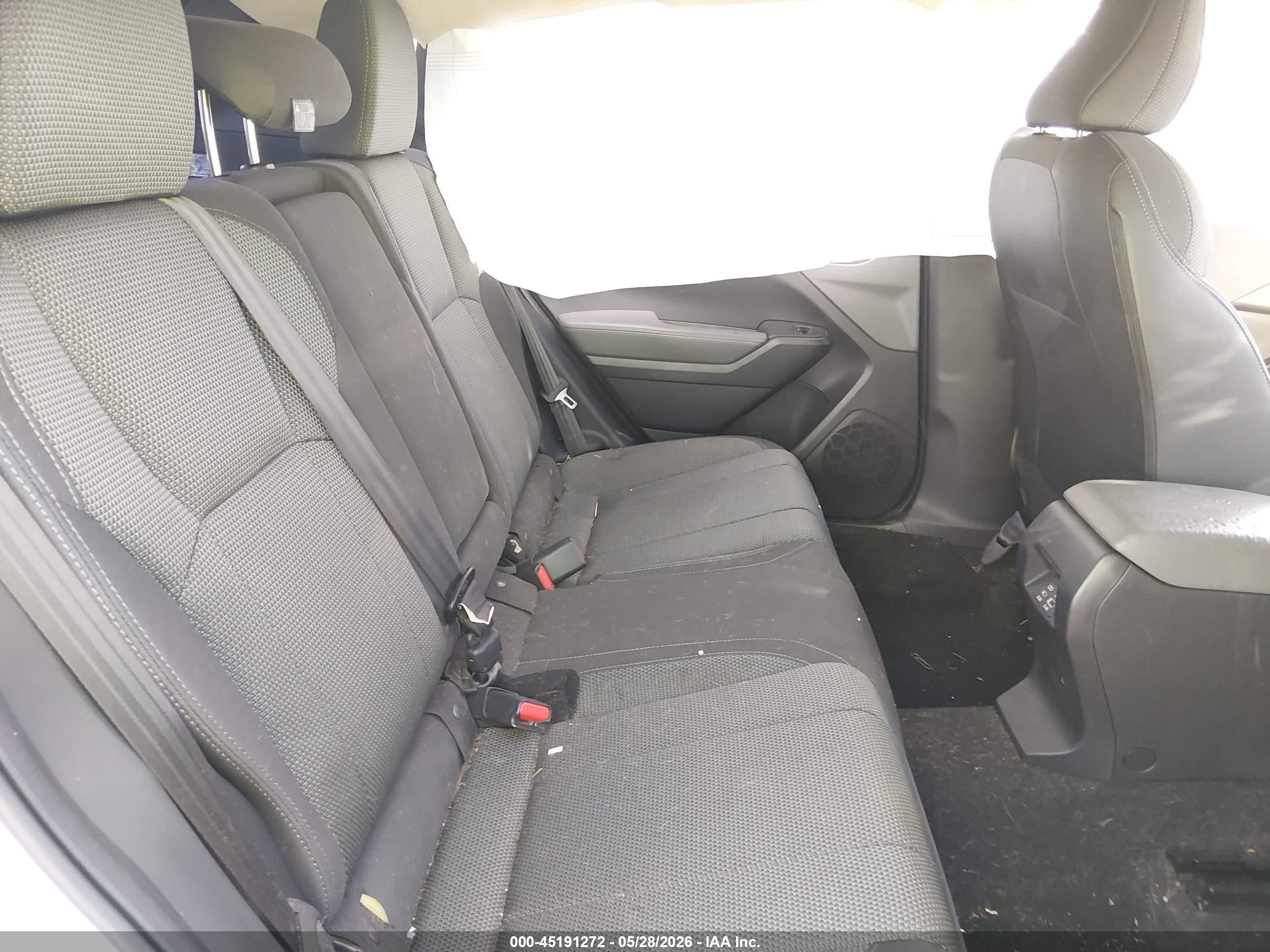 2024 Subaru Crosstrek Premium Silver vin: JF2GUADC0R8887449