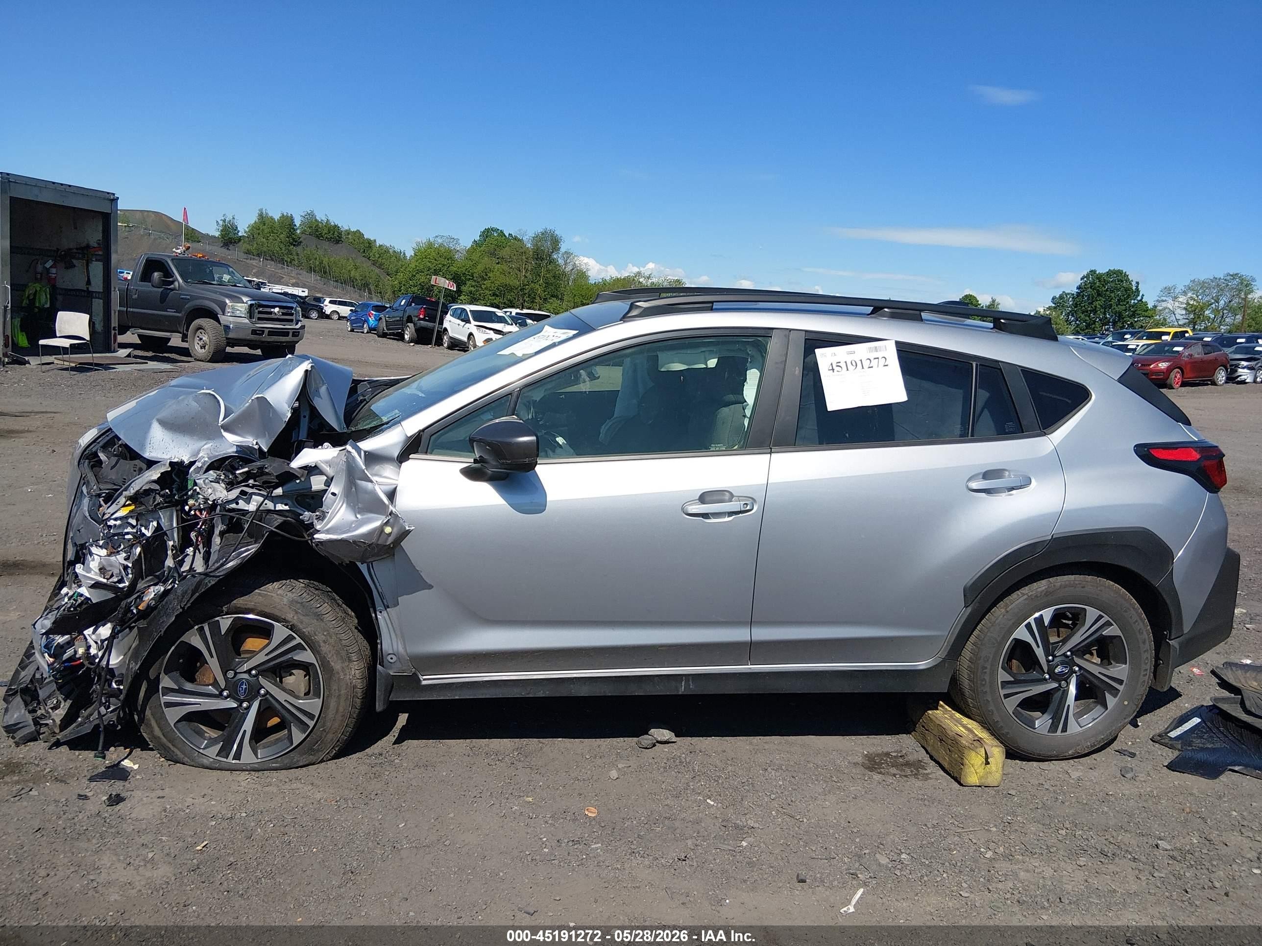 2024 Subaru Crosstrek Premium Silver vin: JF2GUADC0R8887449